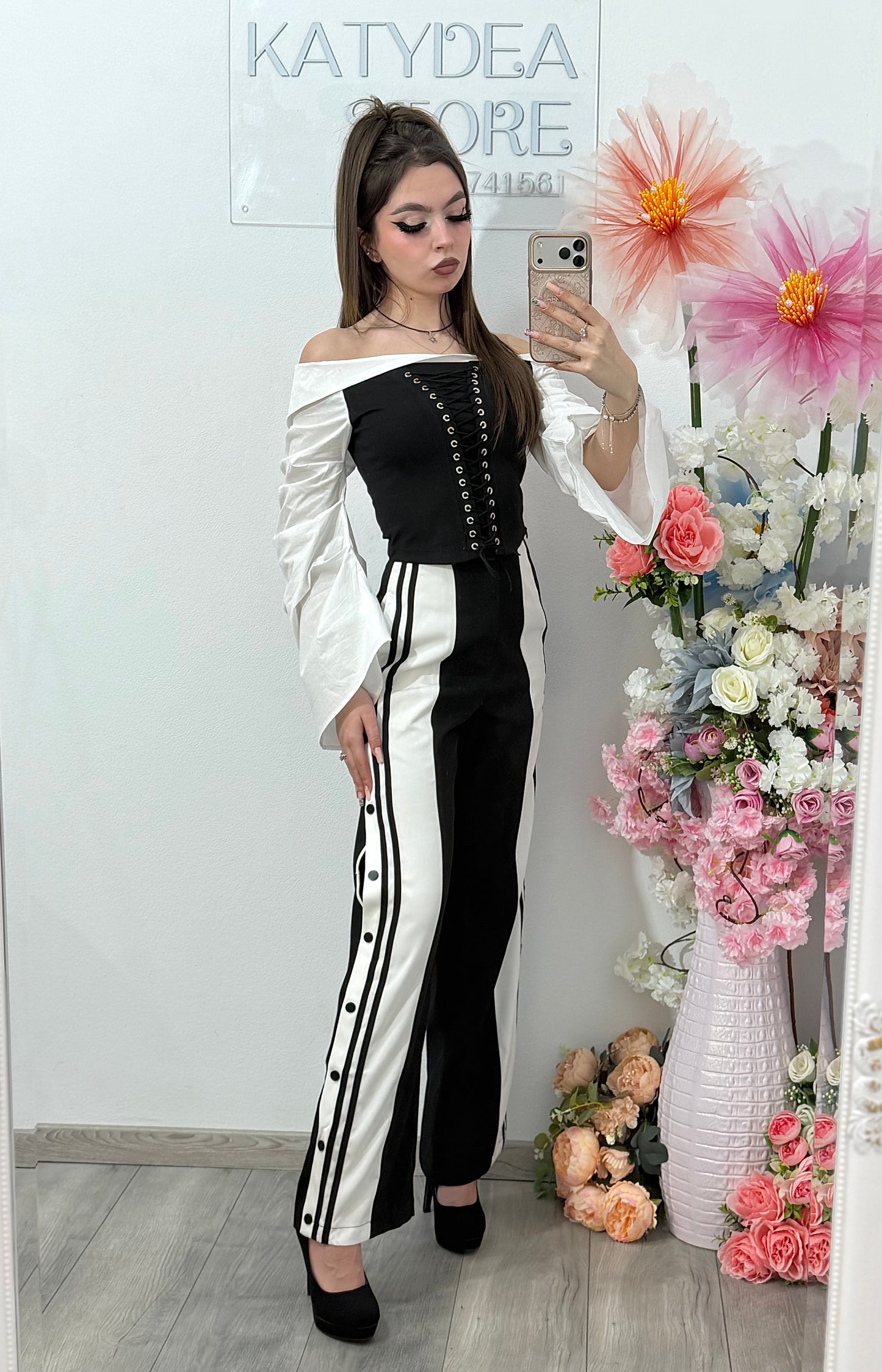 Pantaloni eleganți alb-negru cu capse laterale ALICE