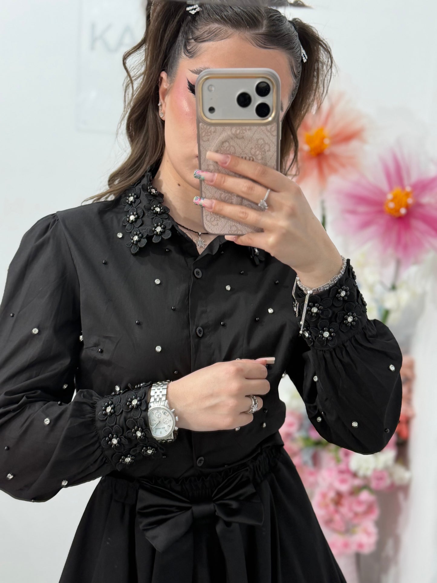 Cămașă elegantă cu floricele 3D și cristale neagra