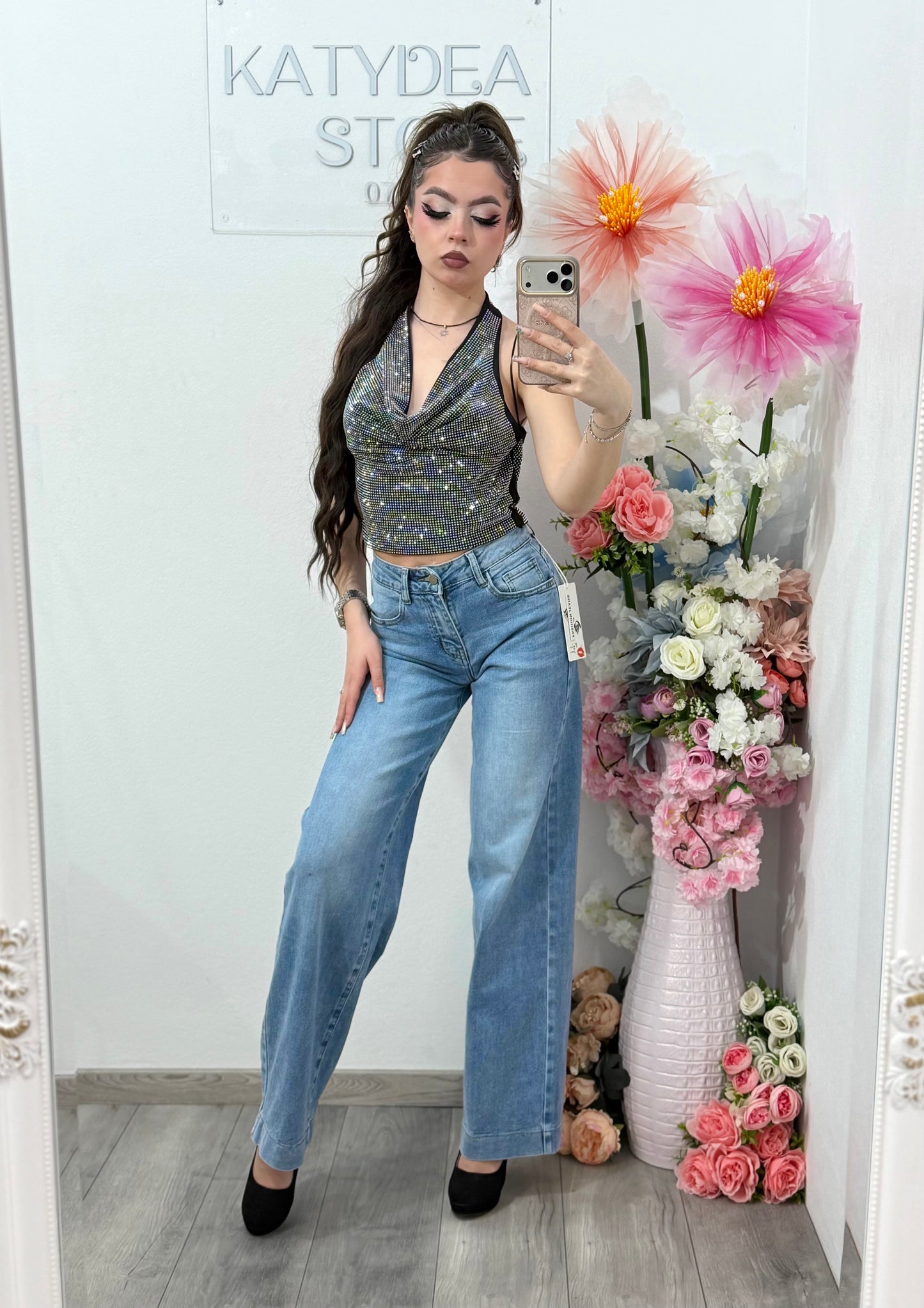 Blugi albastri wideleg cu buzunar  accesorizat  cristale gri 19210
