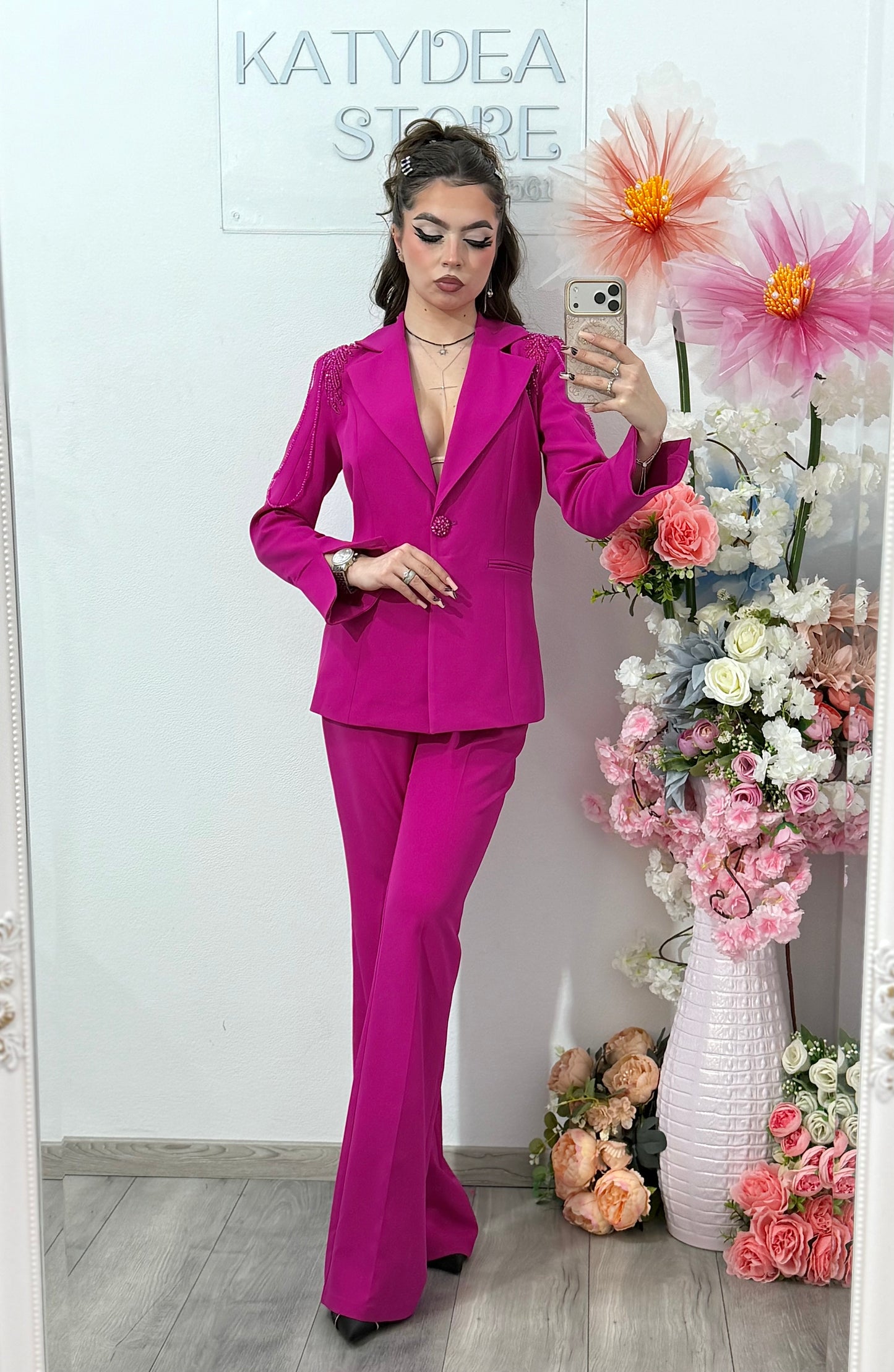 Compleu elegant cu detalii luxuriante fucsia  MAYA