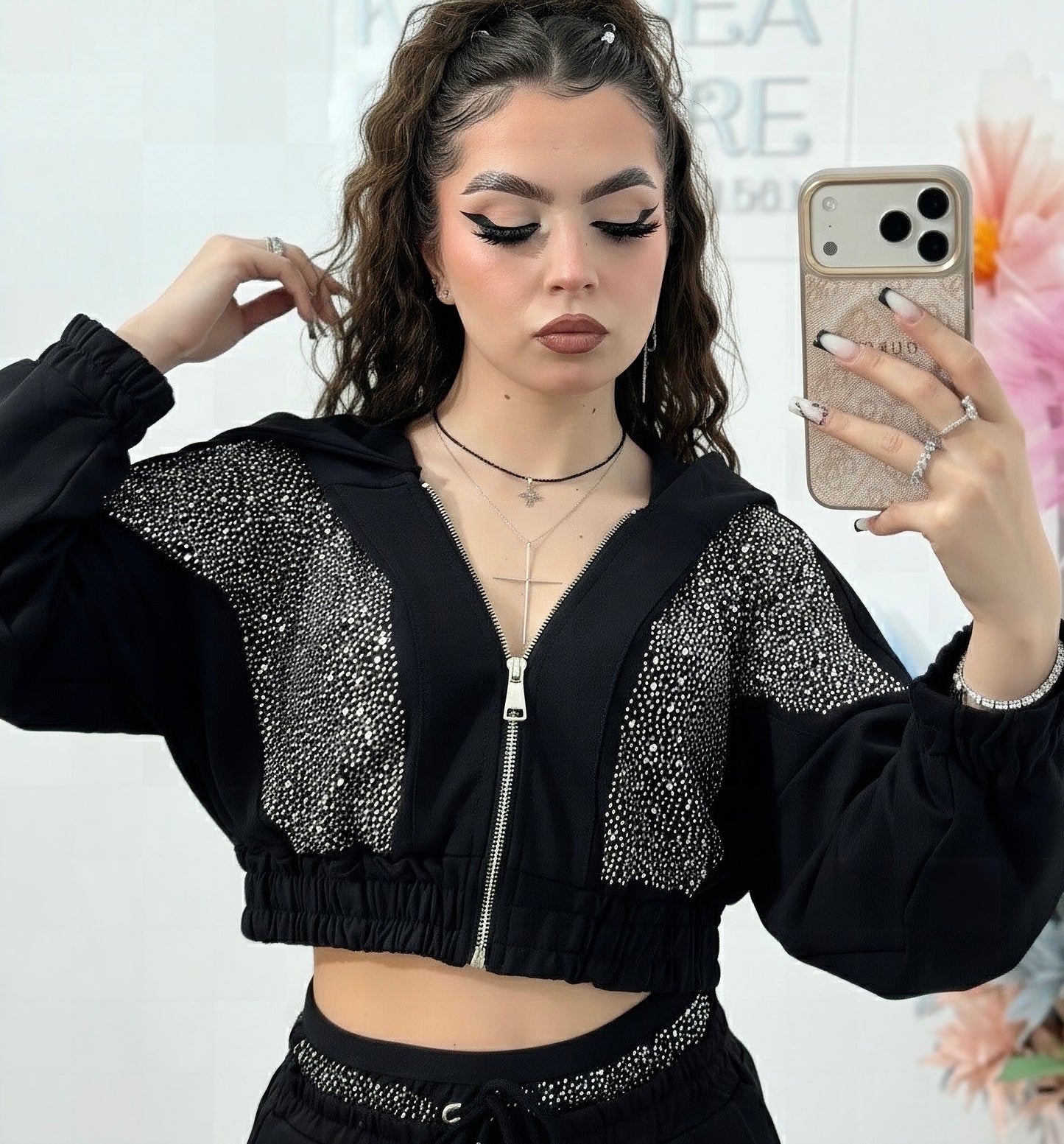 Compleu cu aplicații strălucitoare ANNE