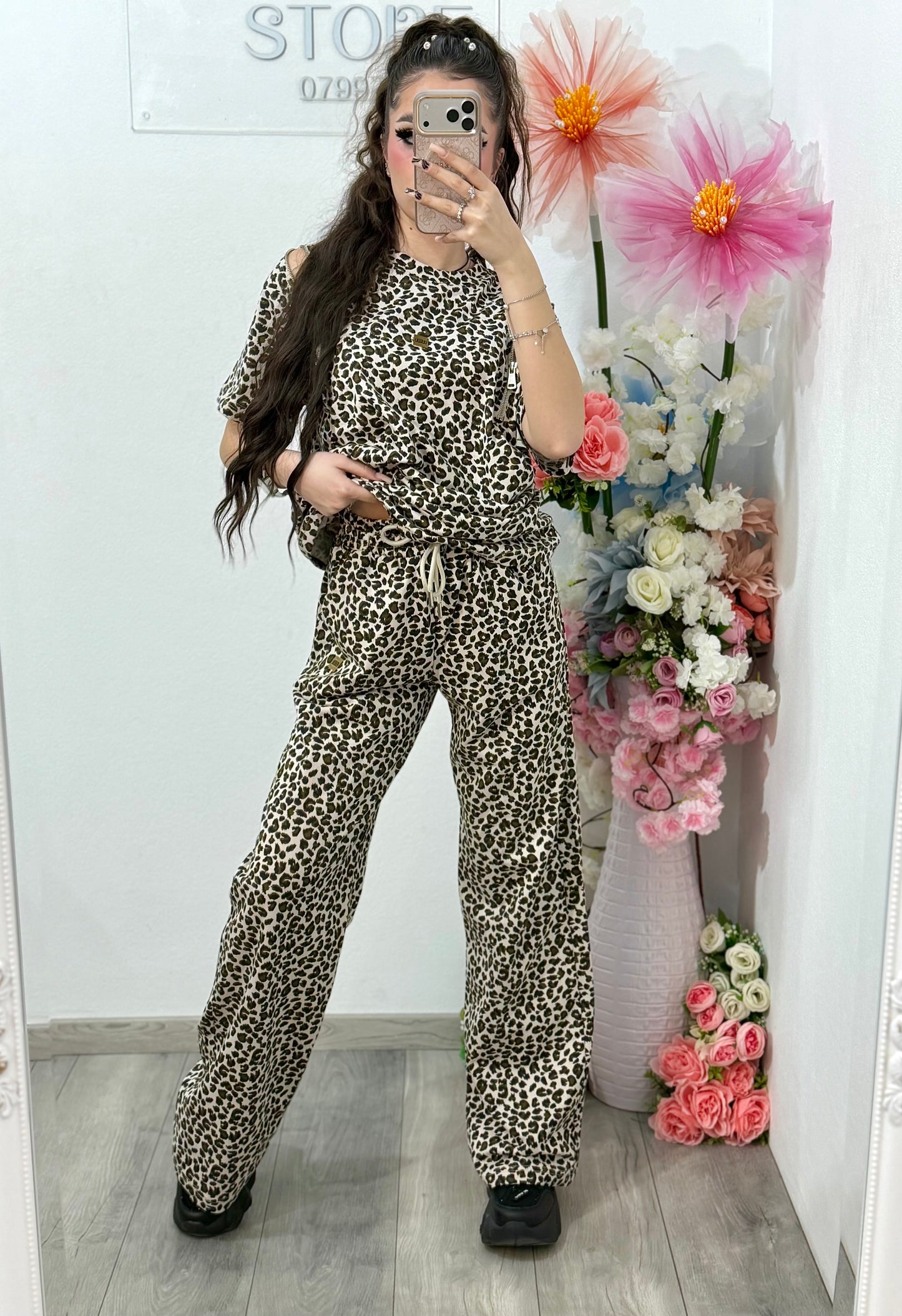 Compleu Qumra cu imprimeu animal print si fermoare