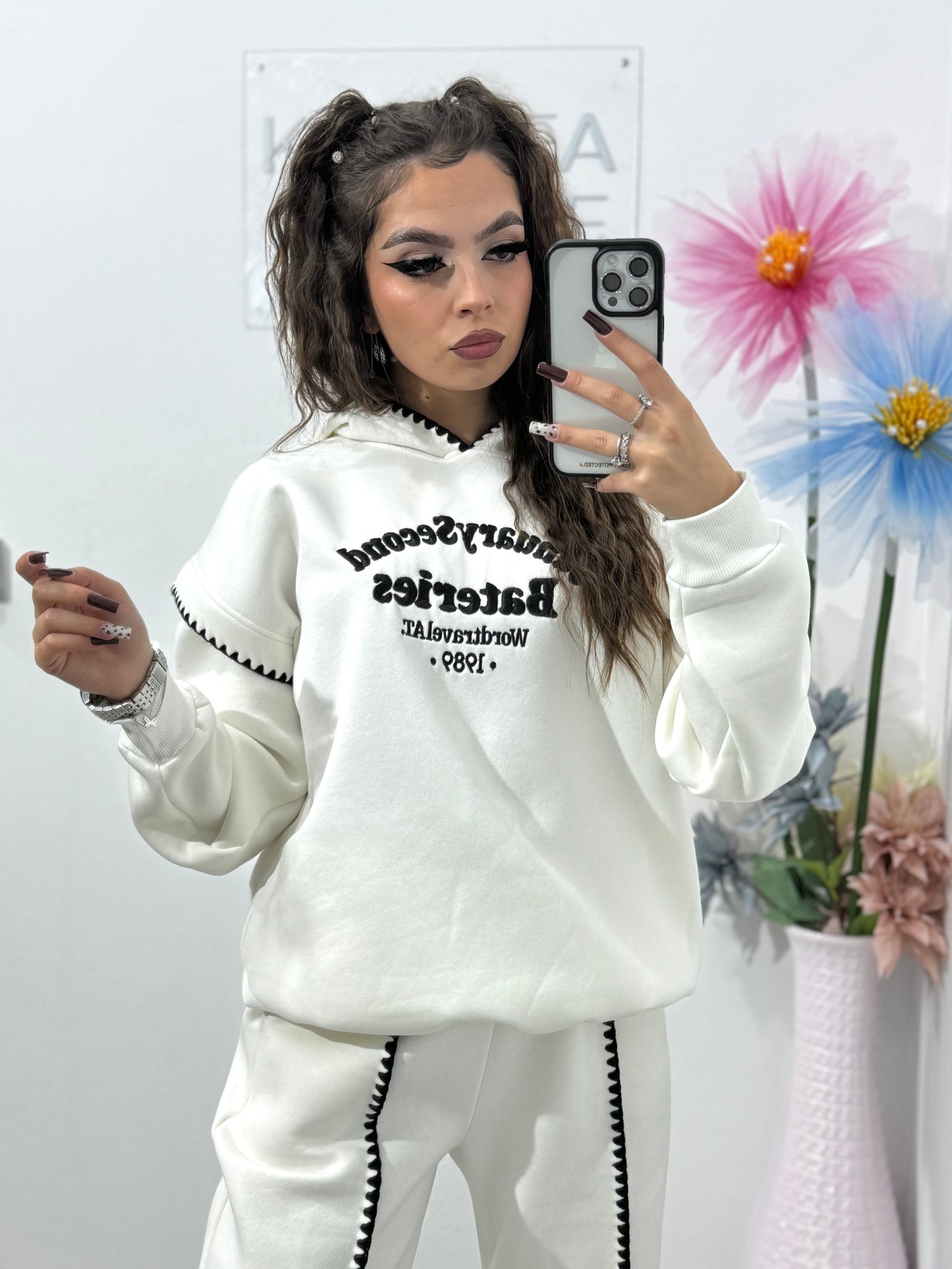 Trening Casual „January Second Batteries” – Set Hanorac + Pantaloni ALB