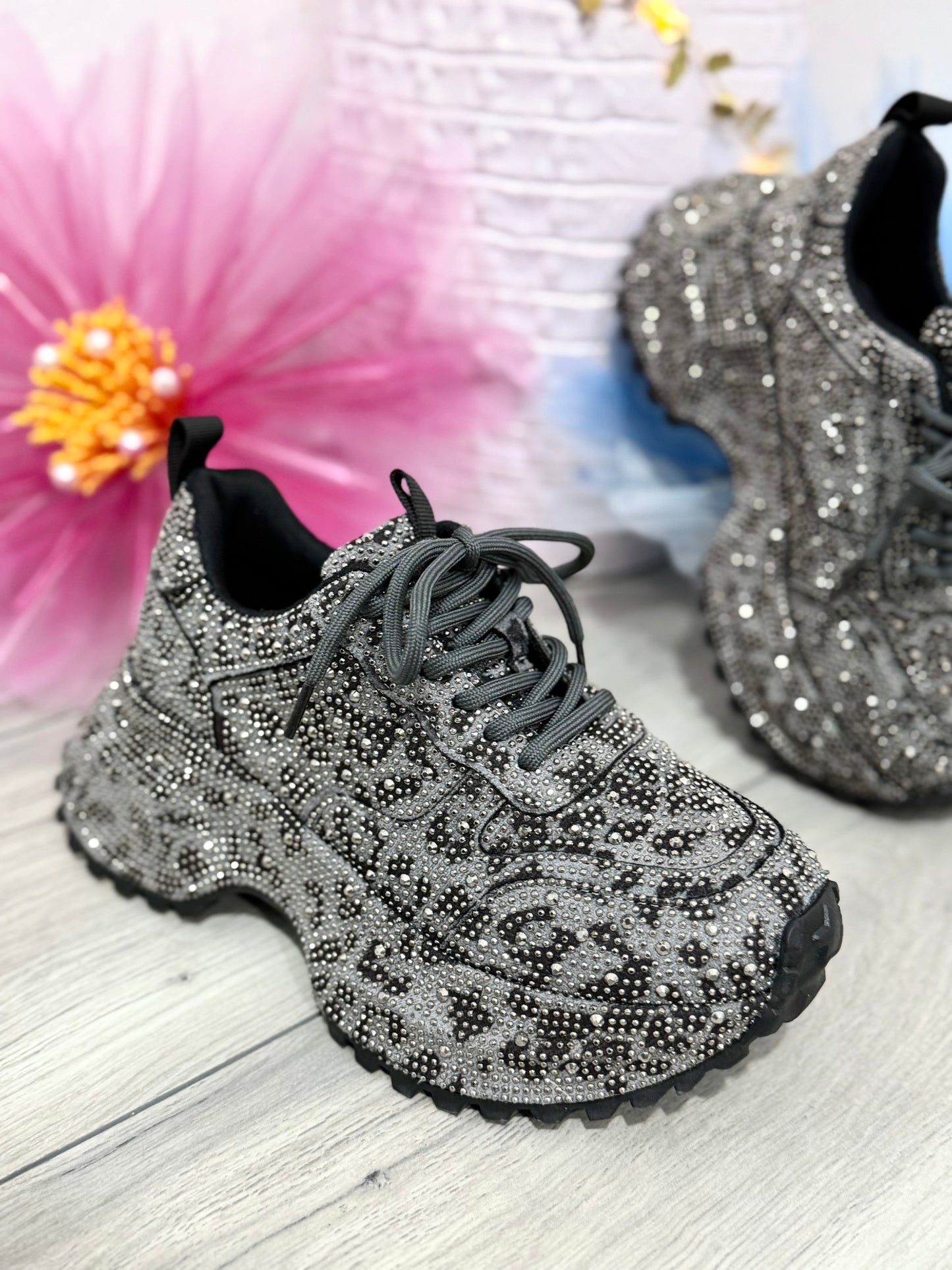 Adidași gri cu cristale KRISS