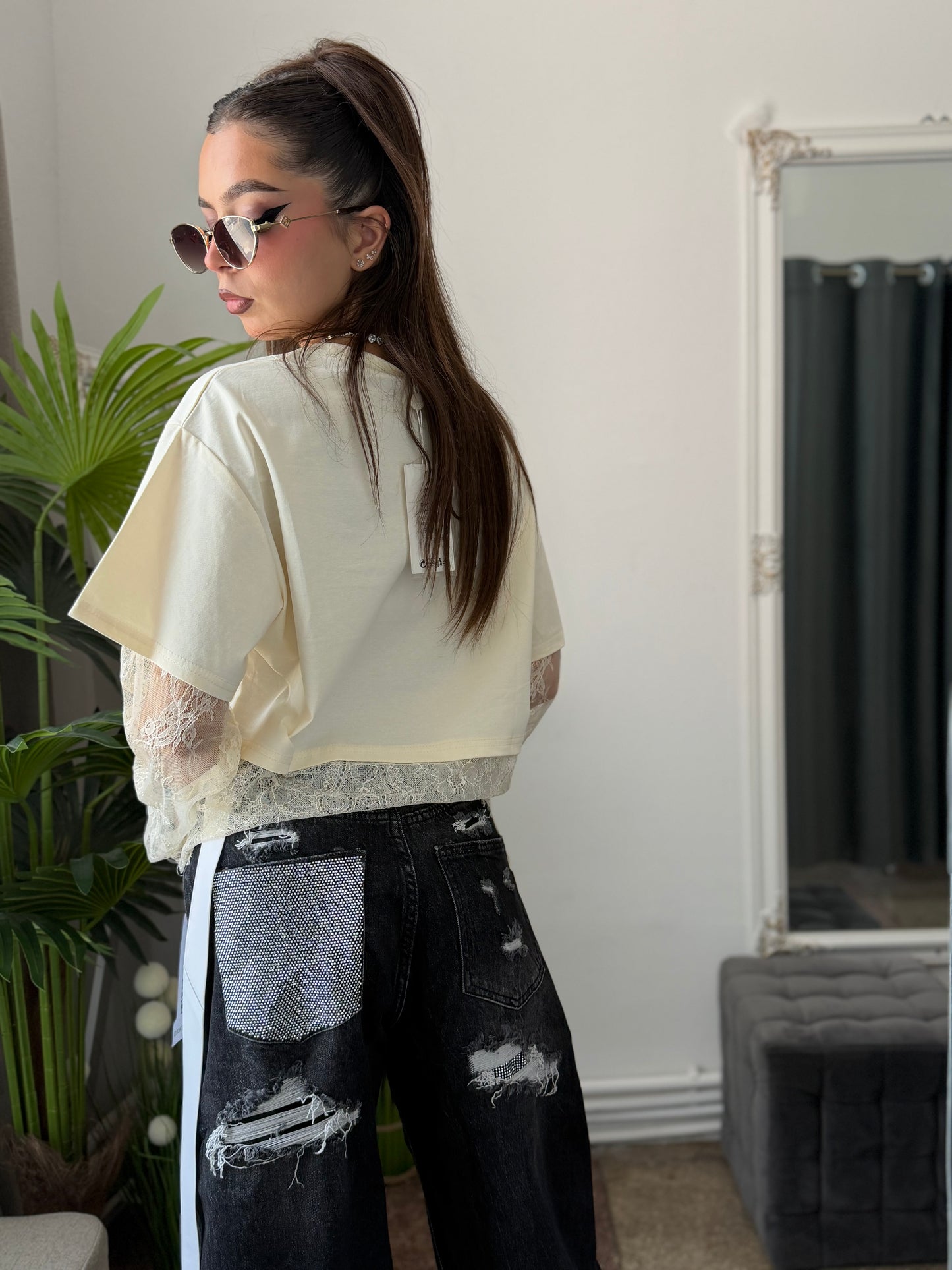 Tricou accesorizat cu dantelă bej TARRA