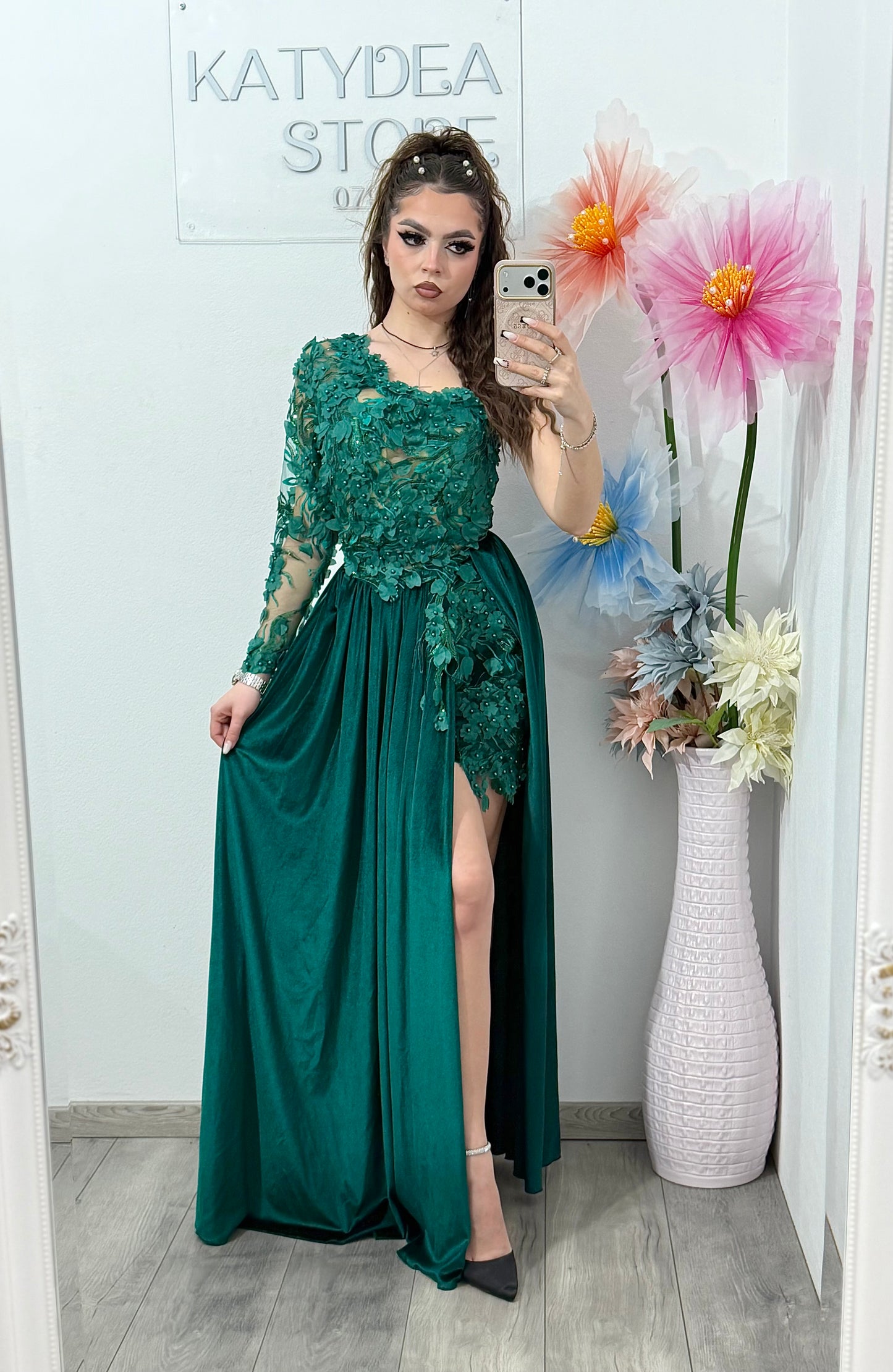 Rochie verde spectaculoasă din catifea și dantelă DELUX
