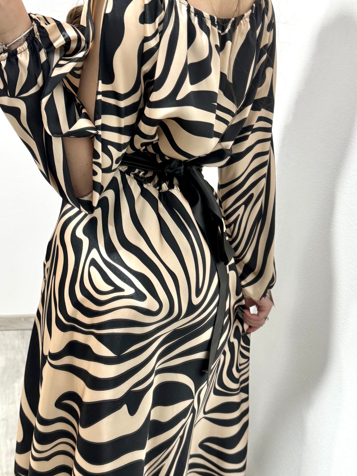Rochie elegantă din satin Emily
