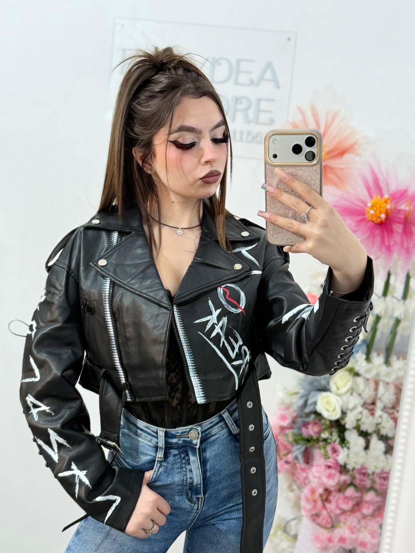 Geacă scurtă biker din imitație de piele neagră GRAFITTI