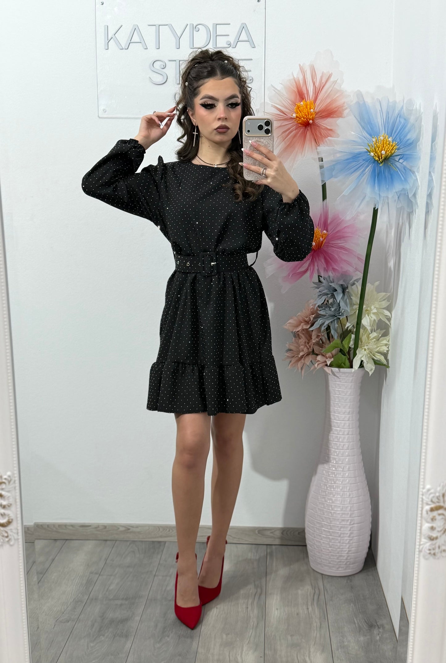 Rochie cu volanas și cristale ștanțate ELLE