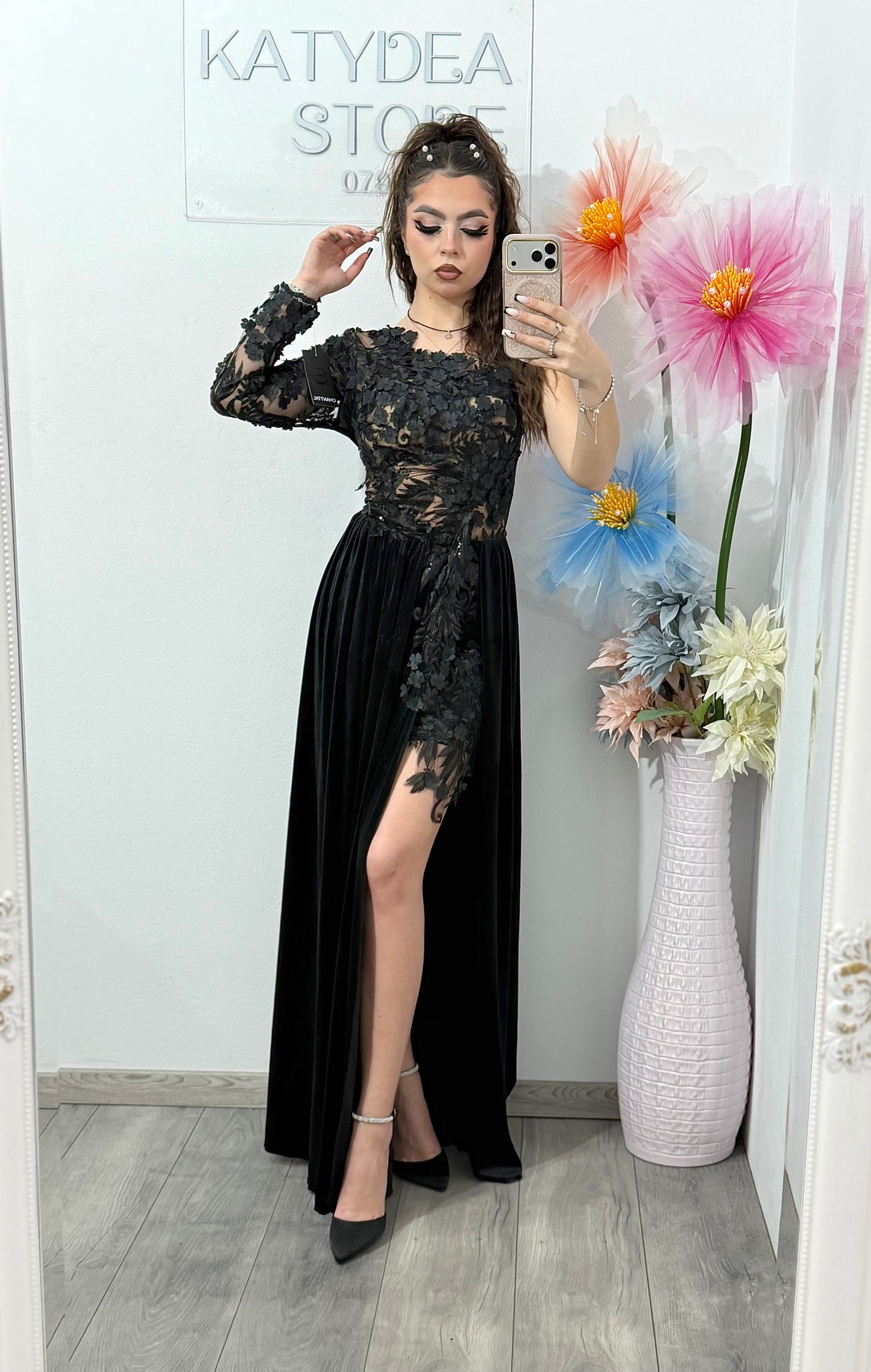 Rochie neagră spectaculoasă cu catifea și dantelă DELUX