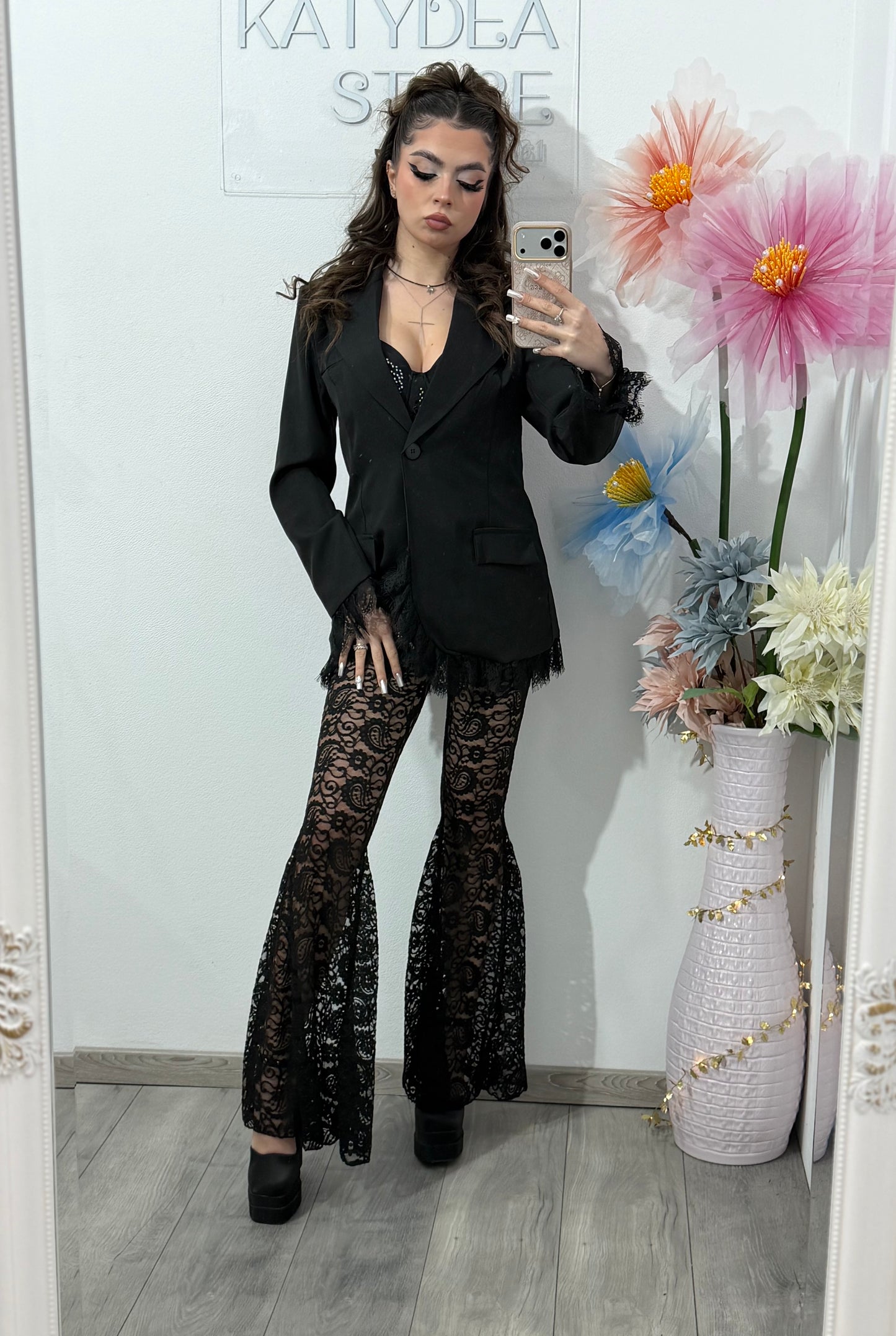 Compleu format din pantaloni din dantelă și sacou ELSA