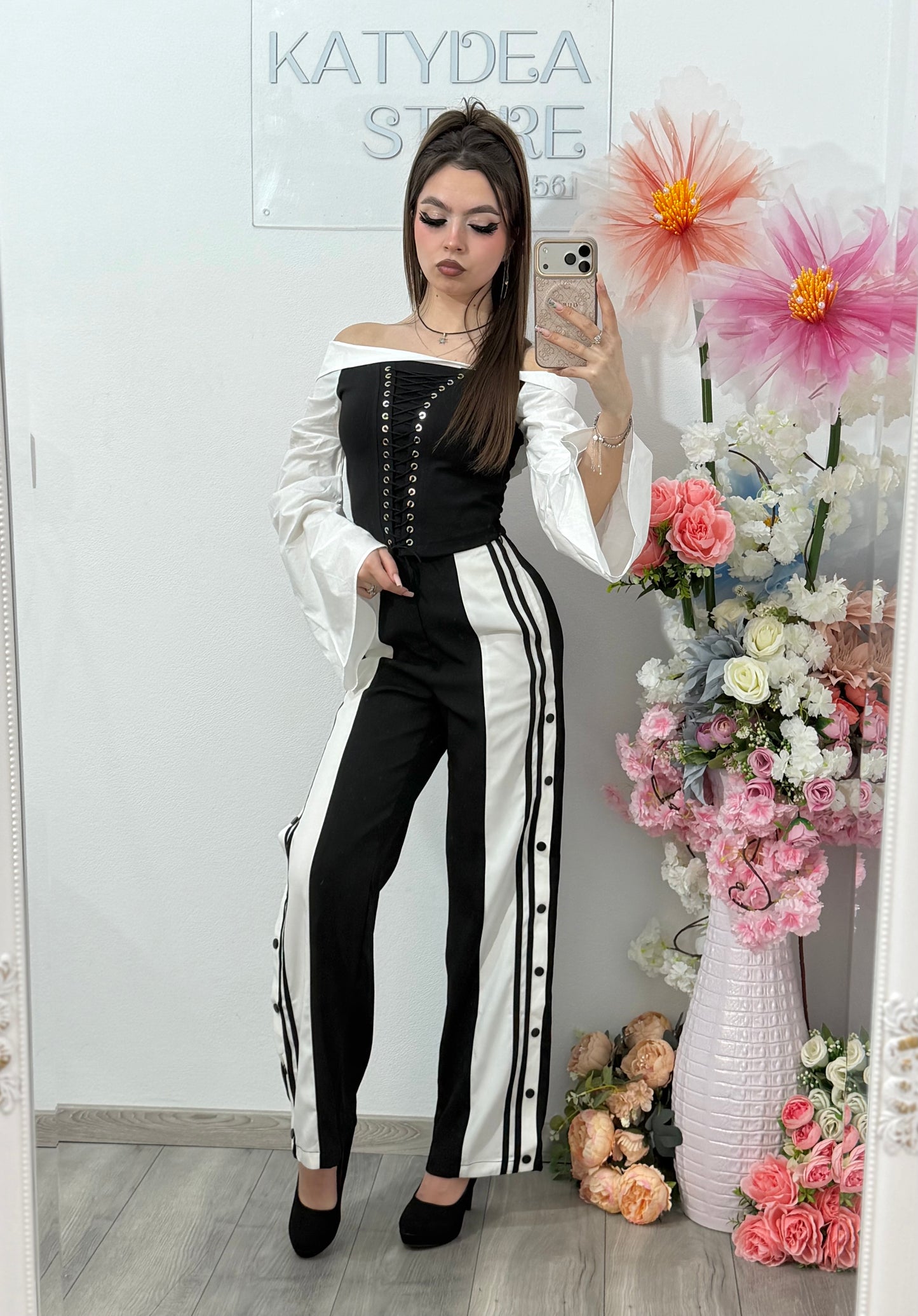 Pantaloni eleganți alb-negru cu capse laterale ALICE