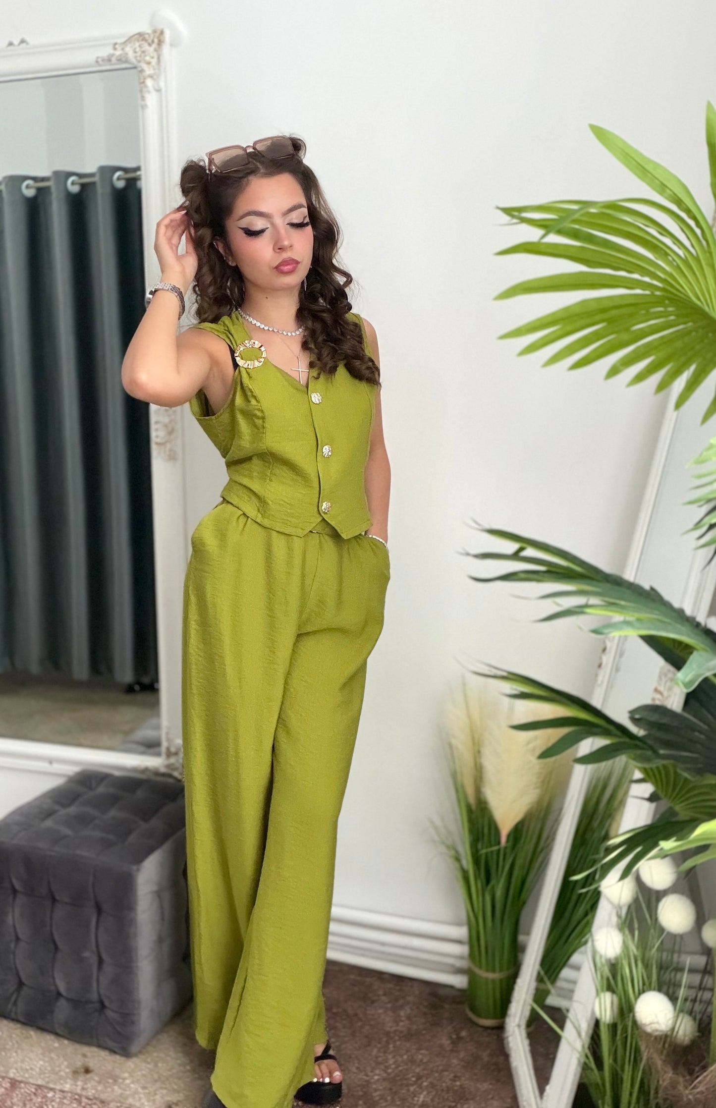 Compleu din in ELEGANCE vernil