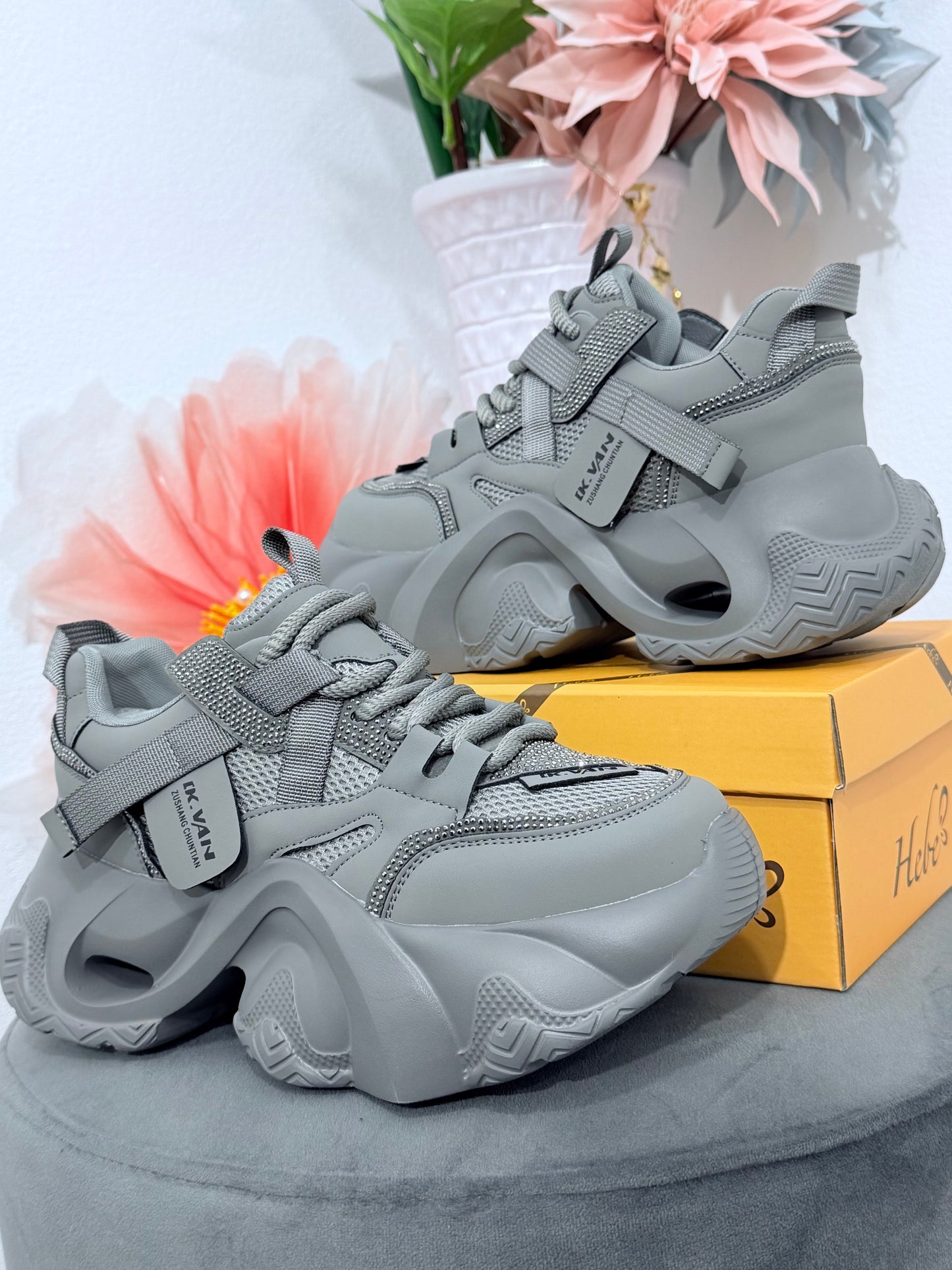 Adidasi VAN cu cristale ștanțate gri