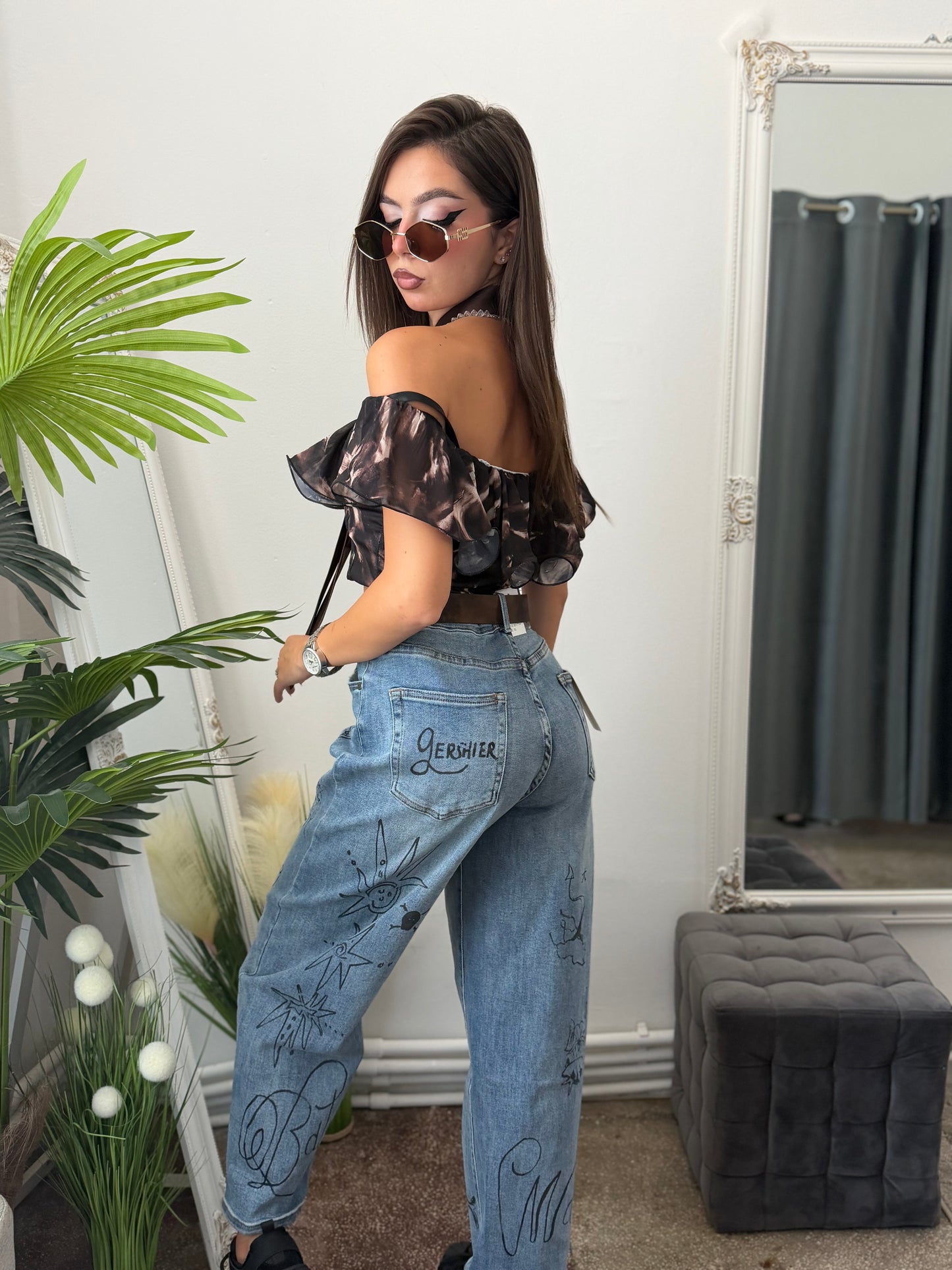 Jeans BALLOONFIT cu grafica KARLA