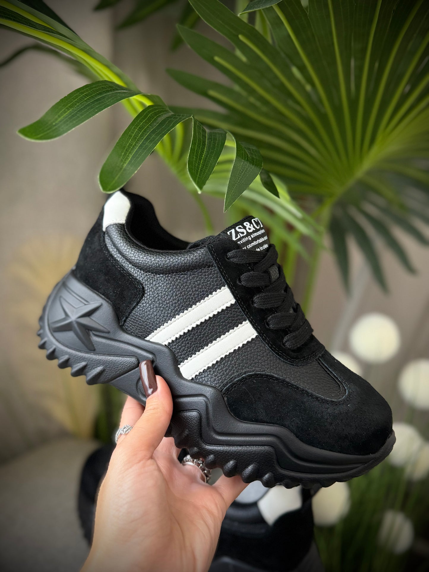 Adidași negri & alb cu talpă chunky