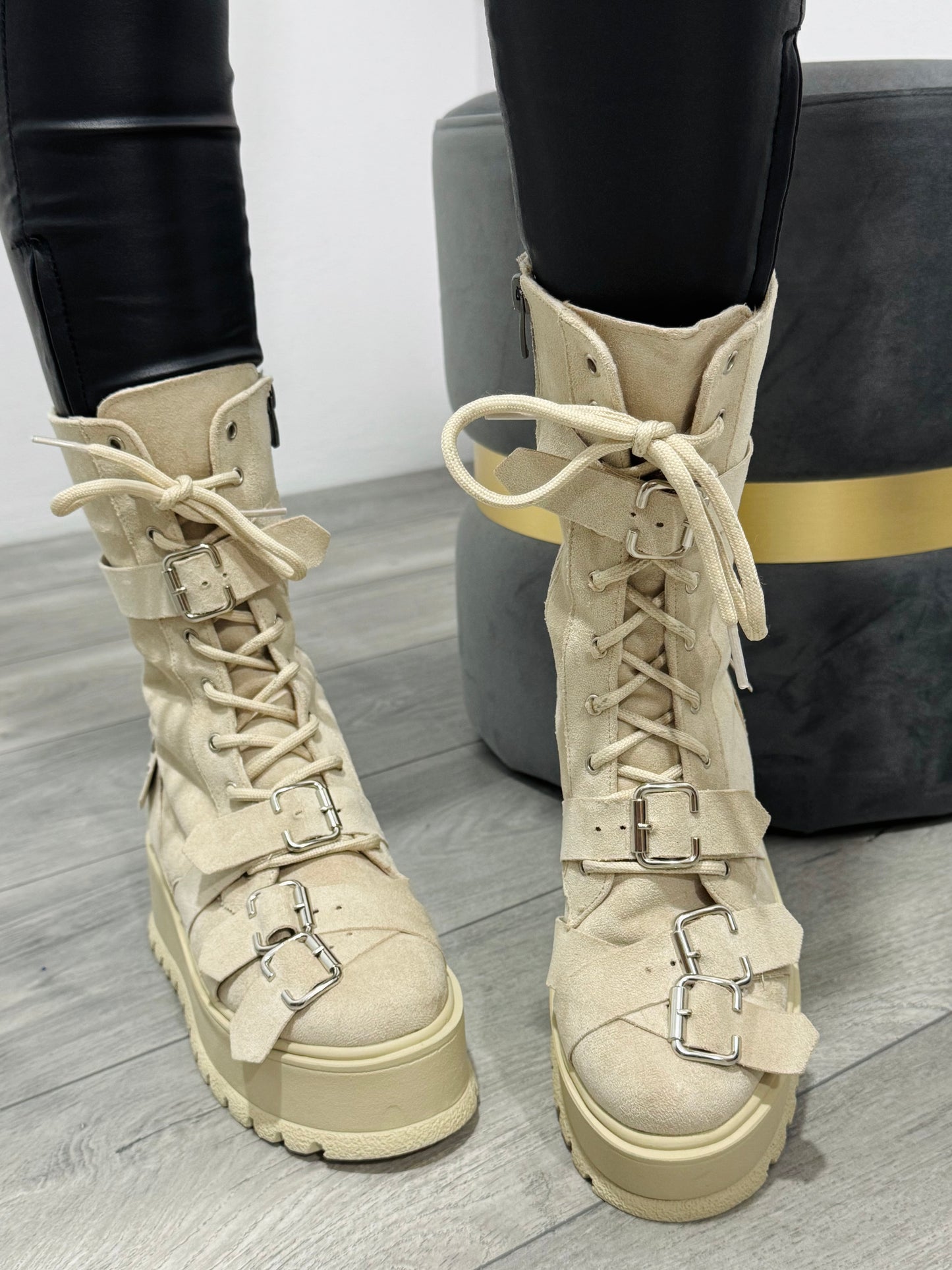 Bocanci cu talpă groasă și catarame bej BELLA