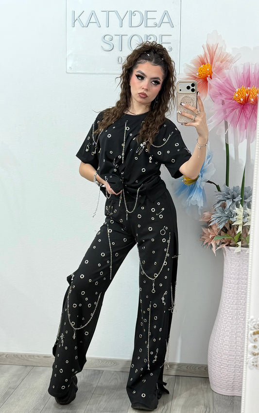 Compleu negru cu detalii argintii și cu bolduri FREYA