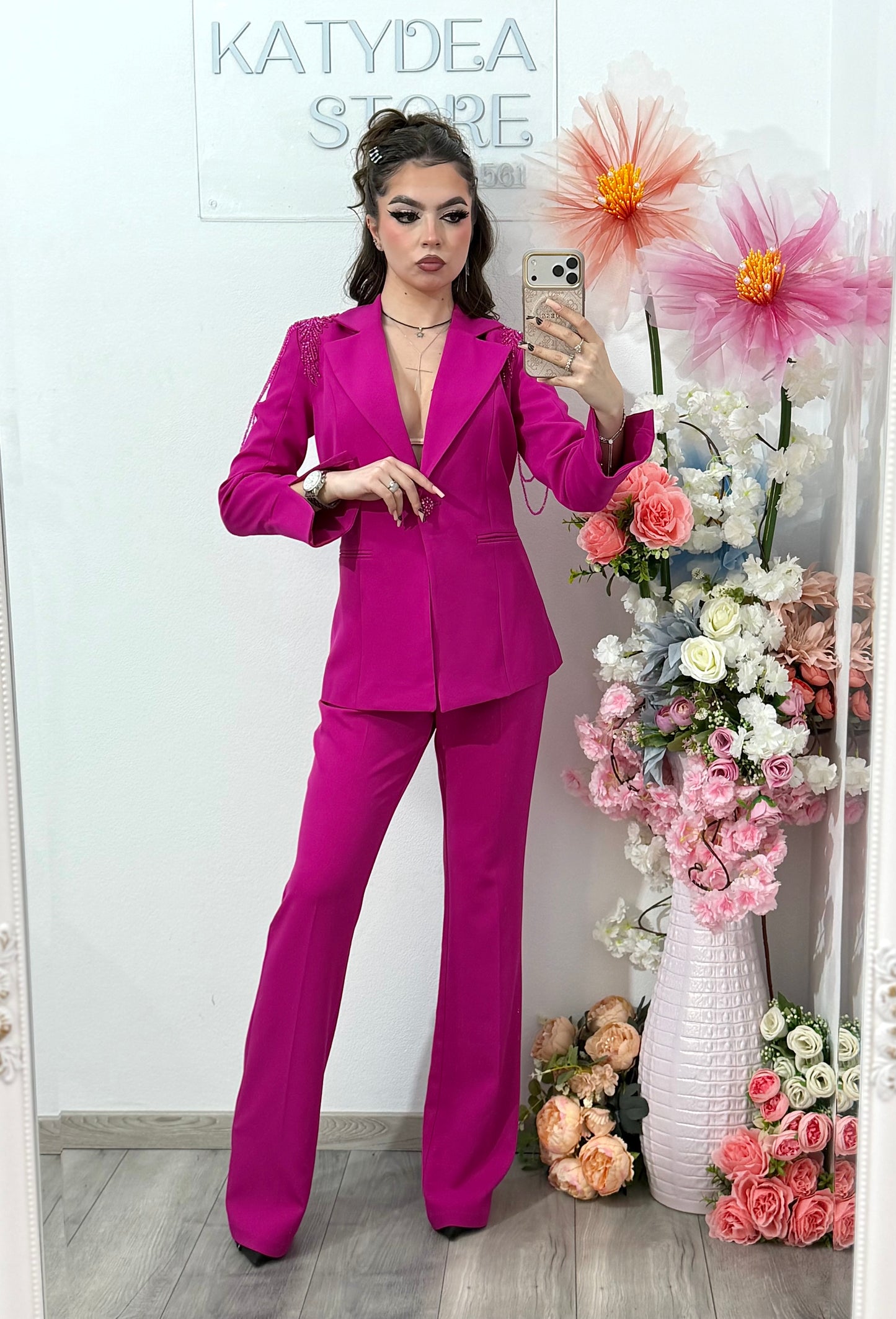 Compleu elegant cu detalii luxuriante fucsia  MAYA