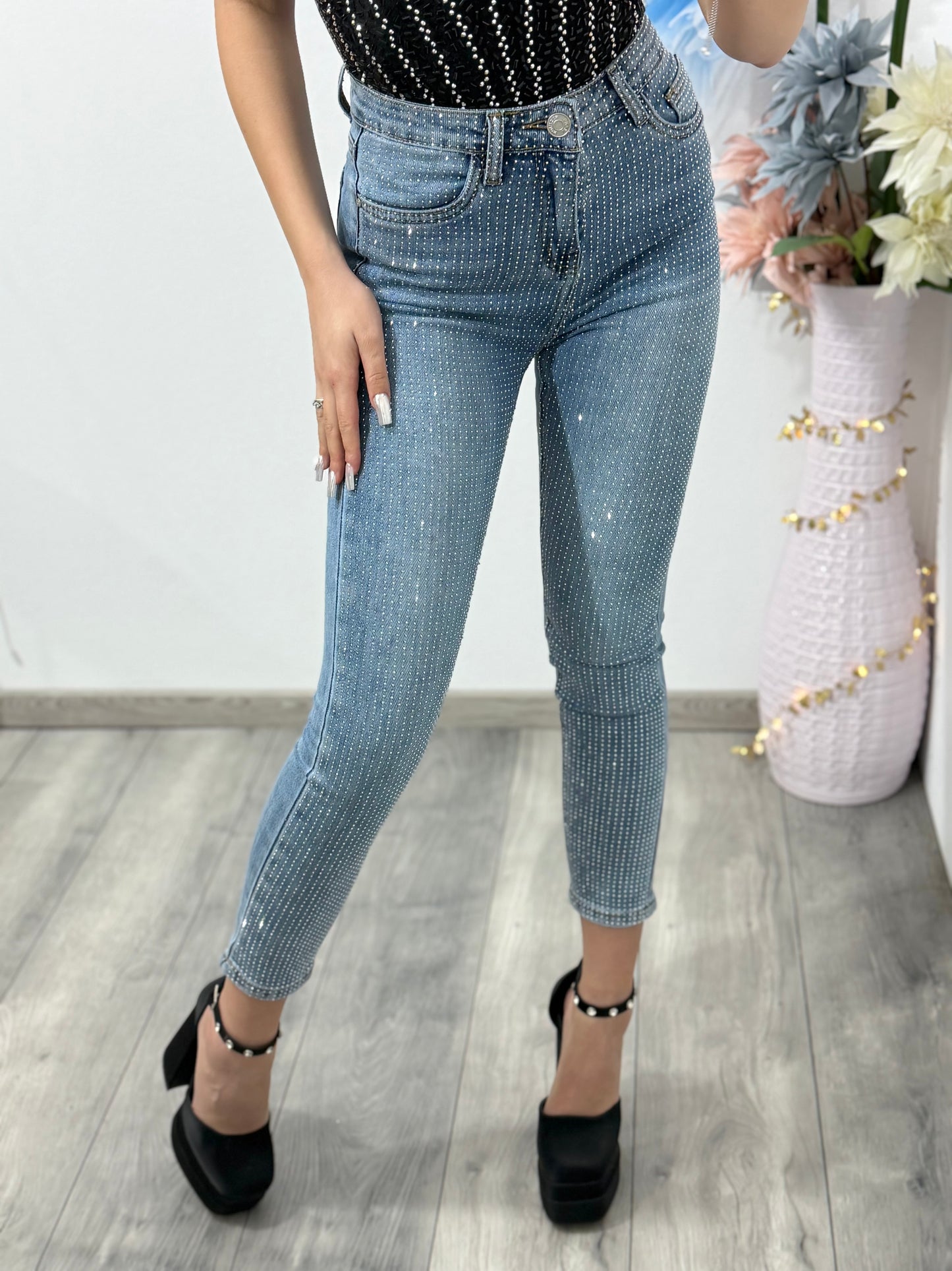 Jeans skinny albaștri cu cristale ștanțate ANNABELLE