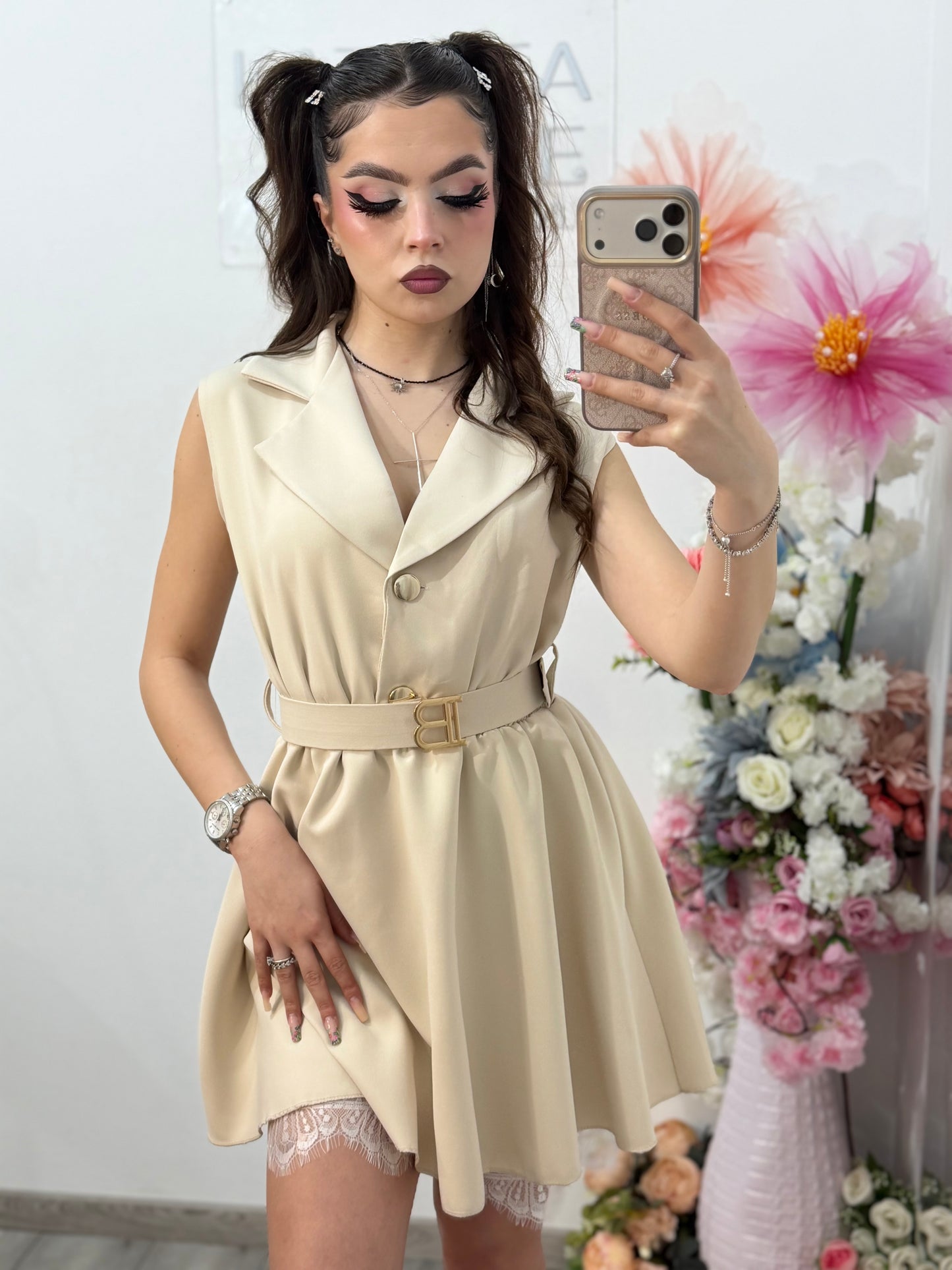 Salopetă elegantă cu dantela bej BABY