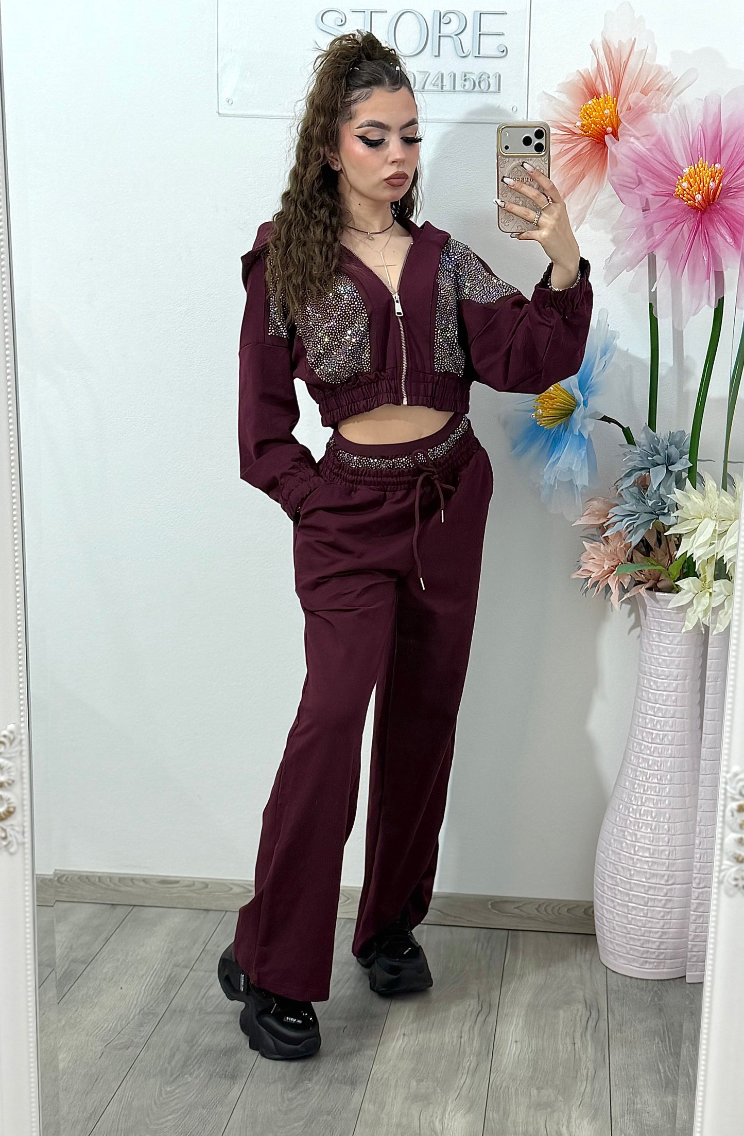 Compleu cu aplicații strălucitoare ANNE