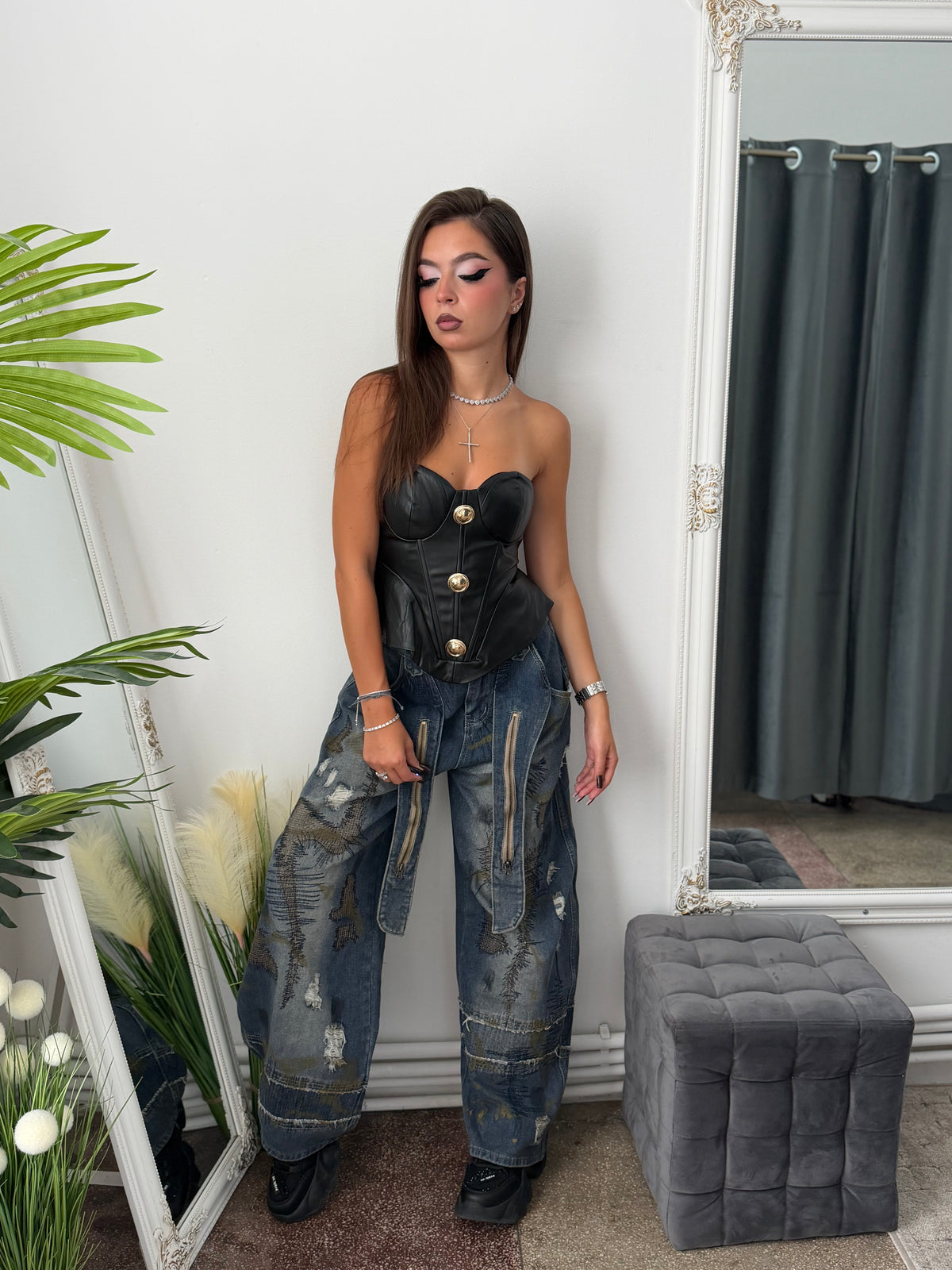 Corset din piele ecologică cu butoni aurii