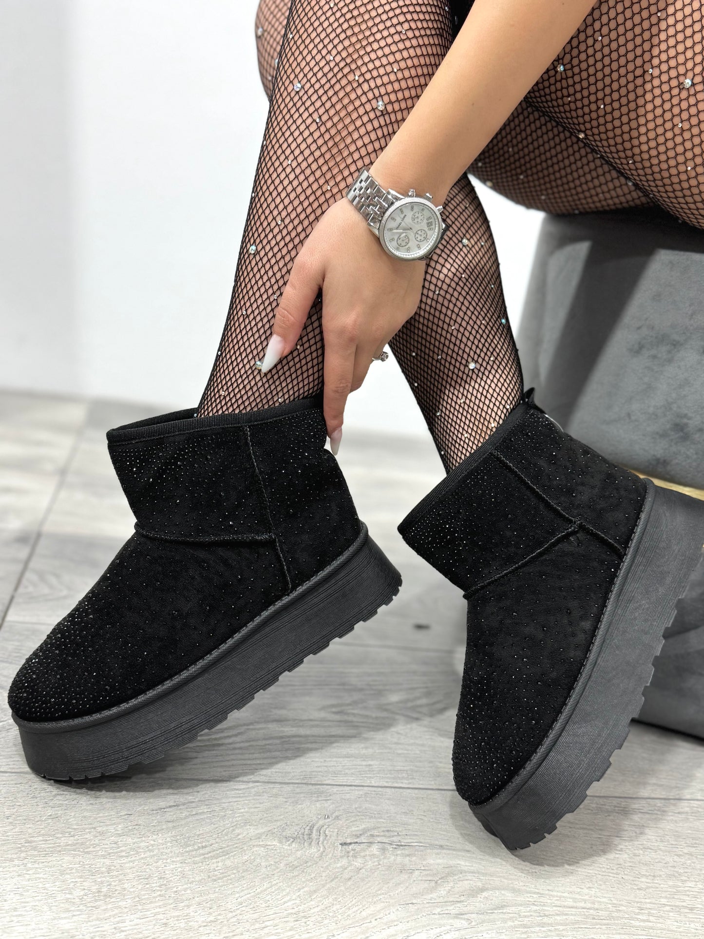 UGG negre cu cristale ștanțate ALEXIA