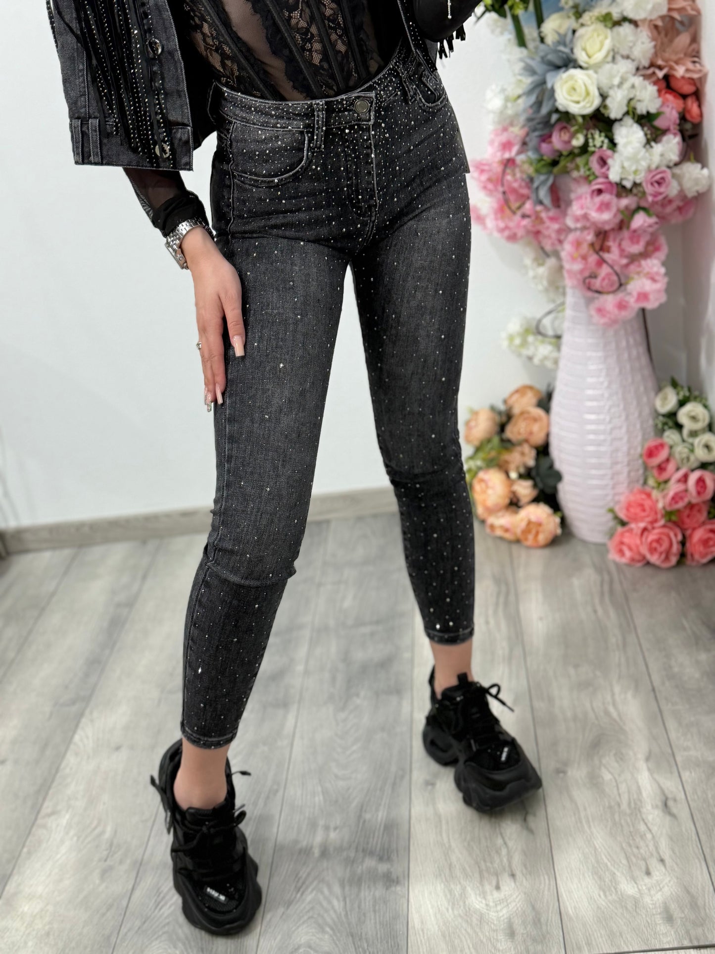 Jeans skinny gri cu cristale Clara