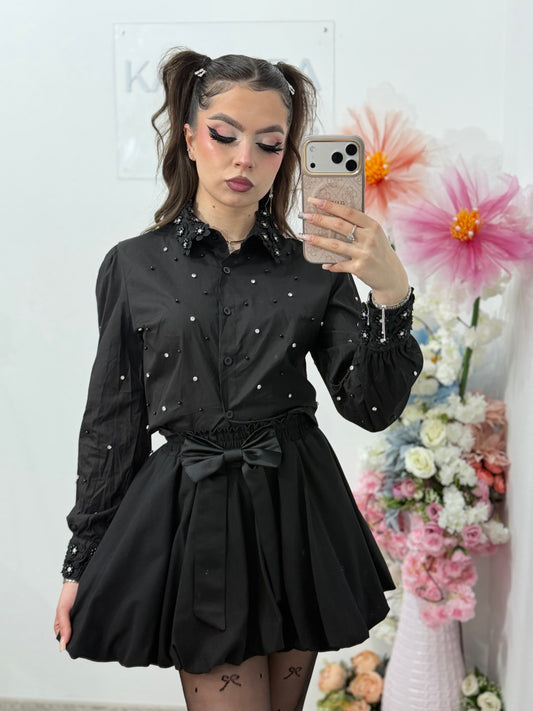 Cămașă elegantă cu floricele 3D și cristale neagra