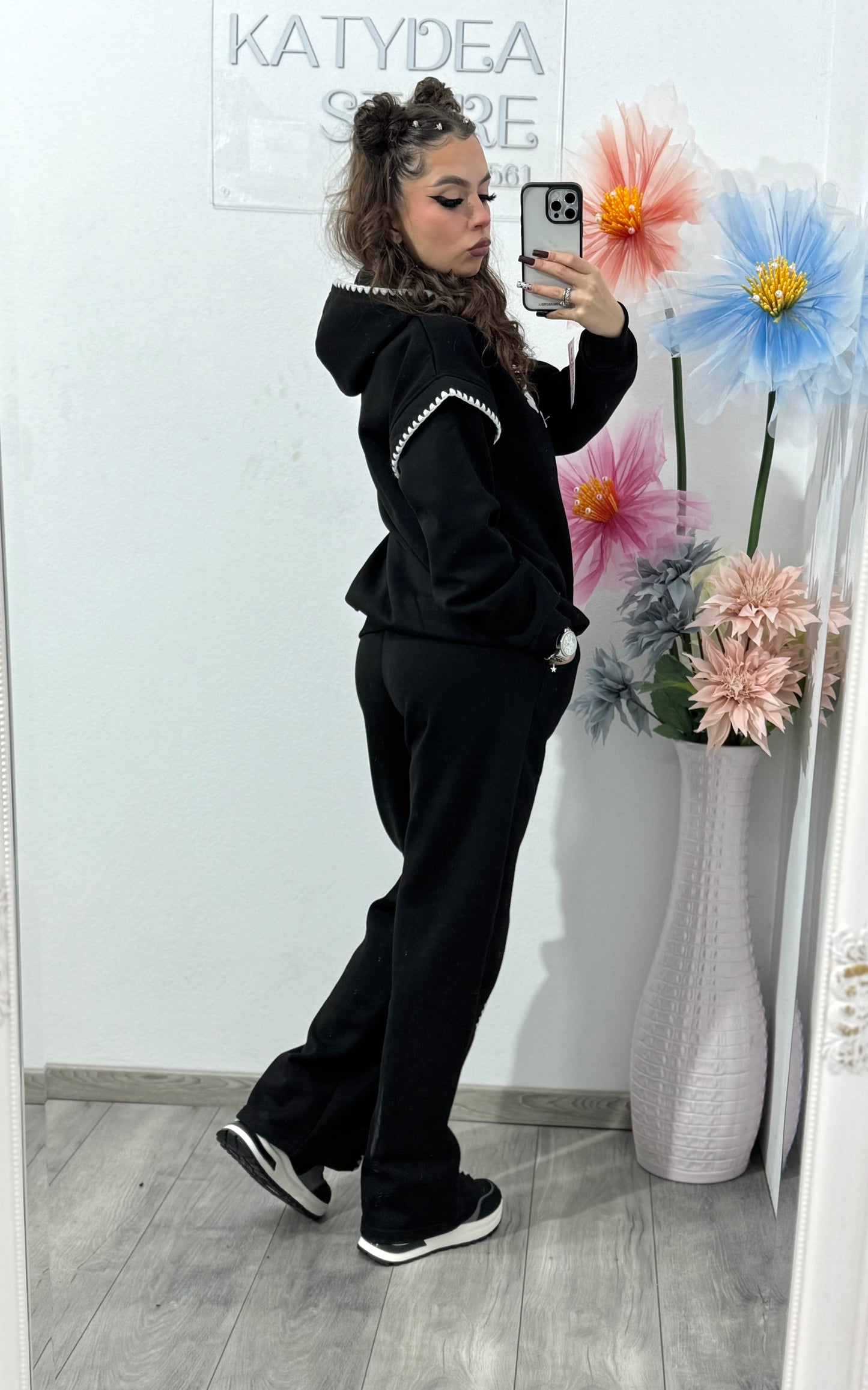 Trening Casual „January Second Batteries” – Set Hanorac + Pantaloni model vătuit NEGRU