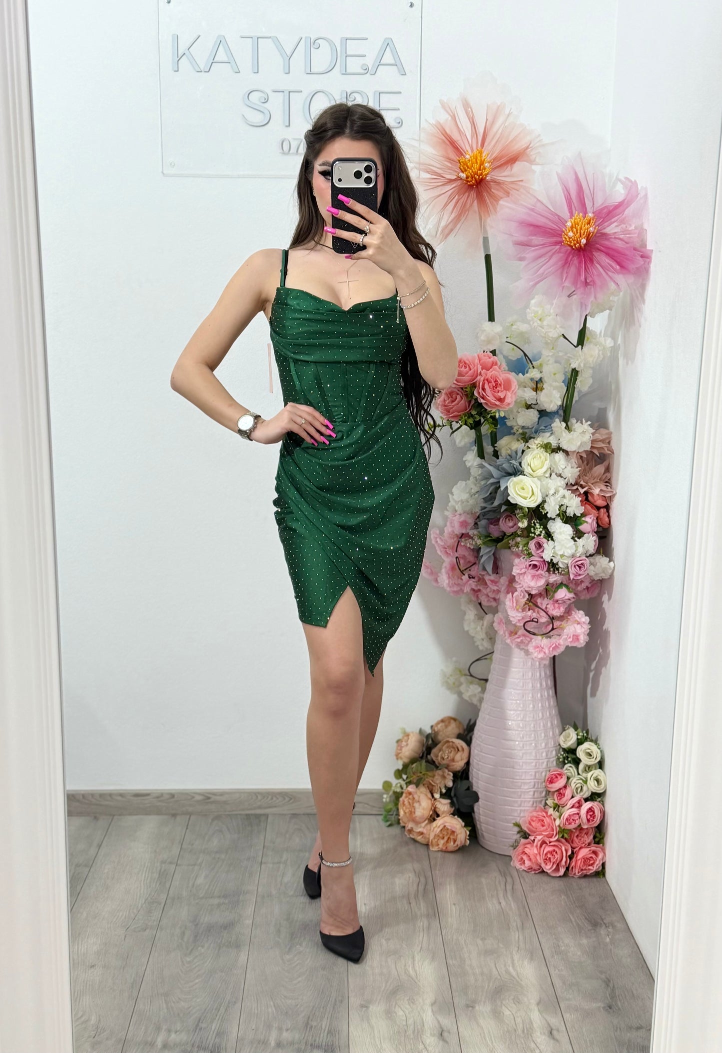 Rochie scurtă cu cristale ștanțate verde IOANA