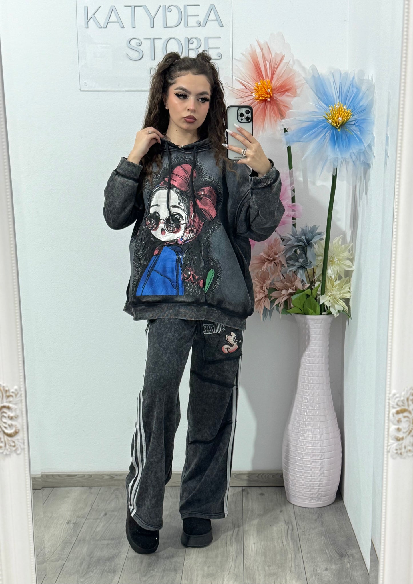 Pantaloni cu dungi și Miky KOREA