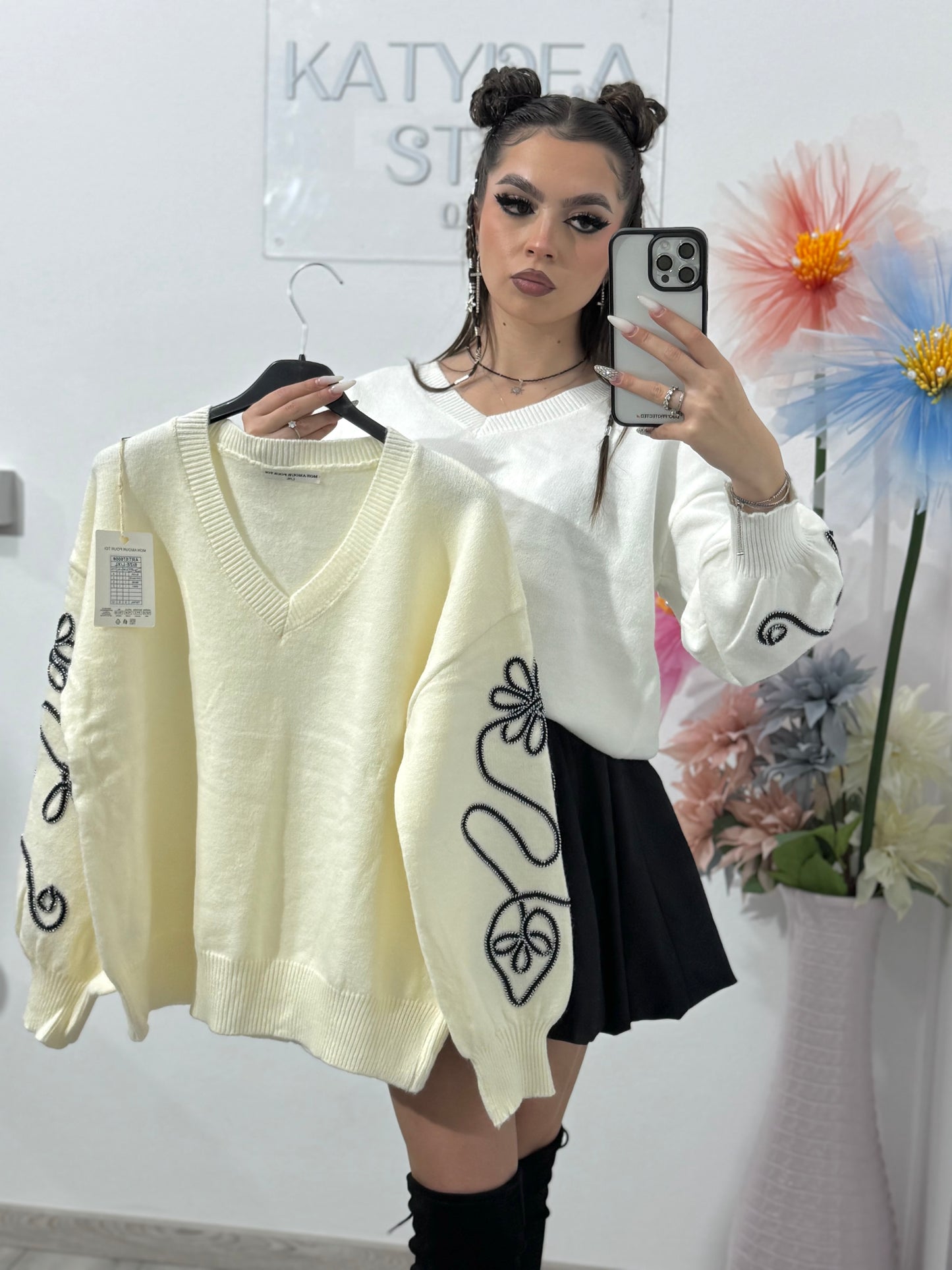 Pulover cu detalii argintii GYA