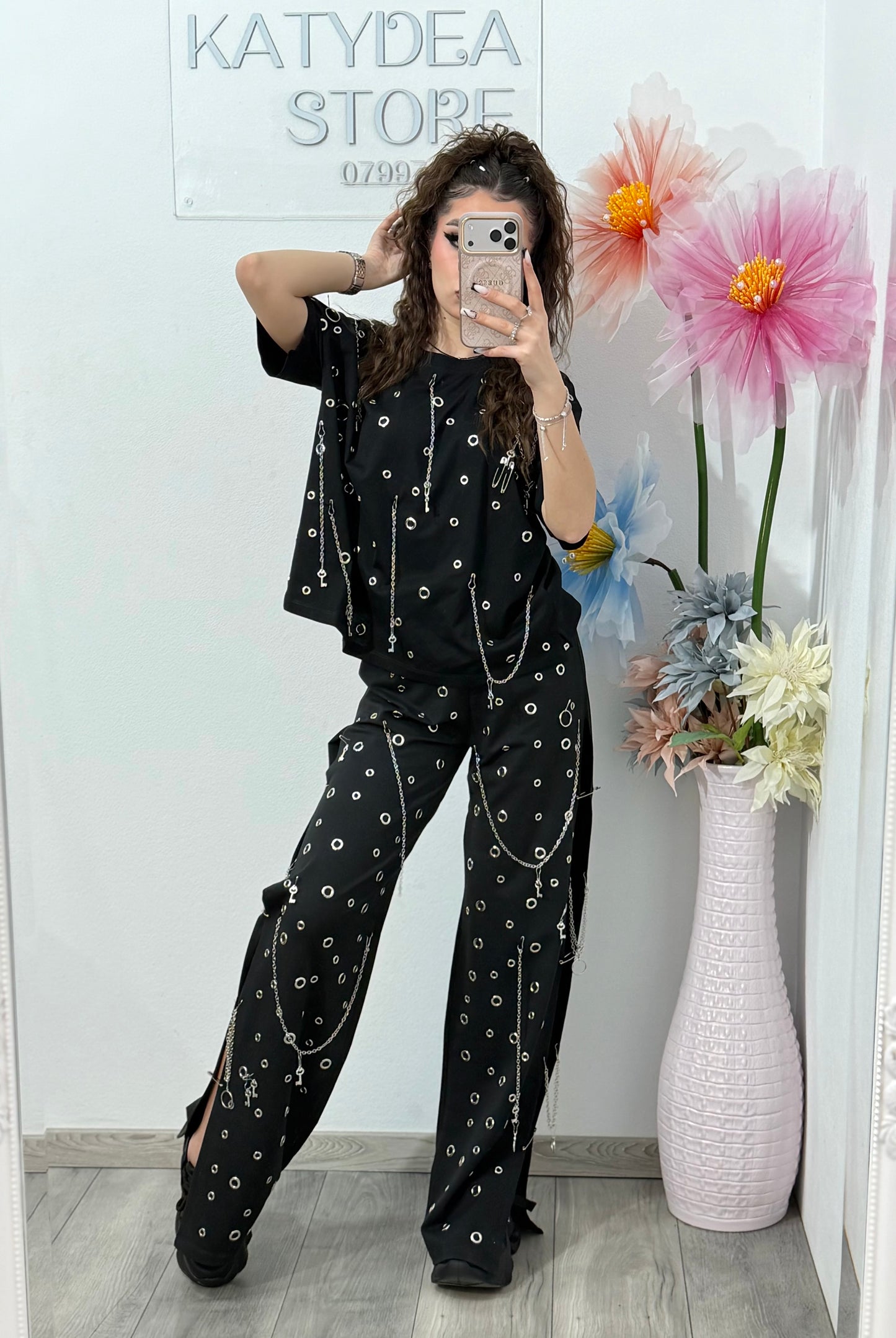 Compleu negru cu detalii argintii și cu bolduri FREYA