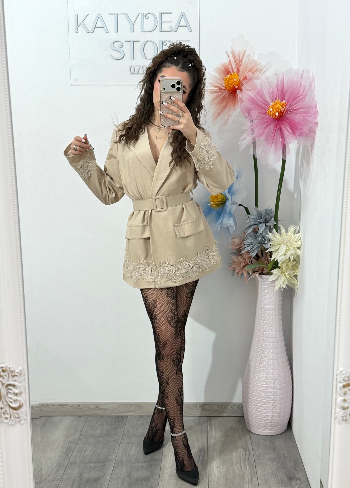 Sacou cu dantelă și curea bej ANDREEA