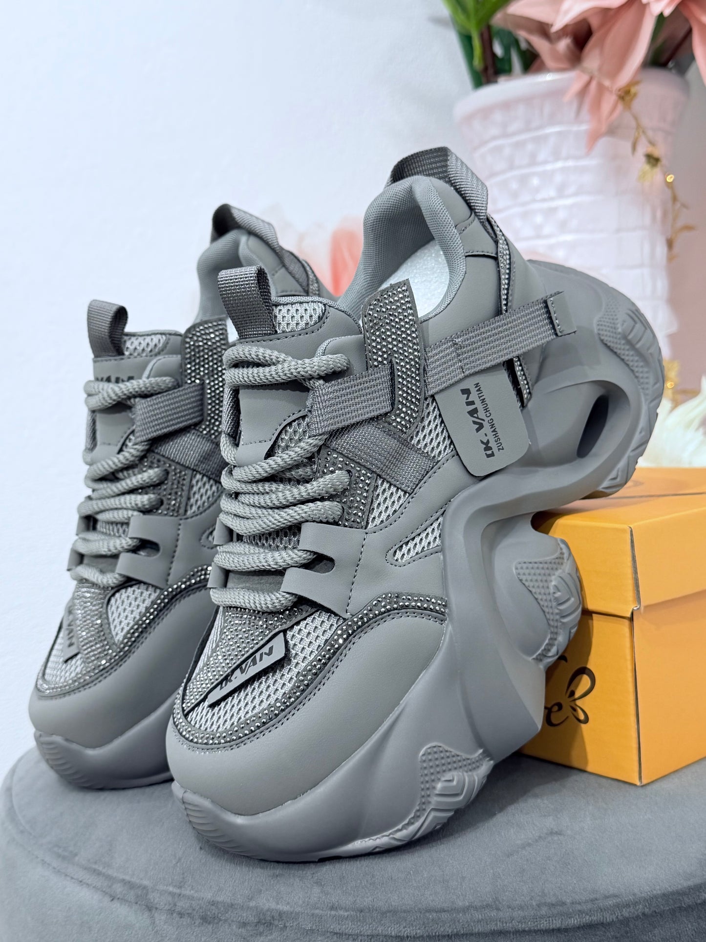 Adidasi VAN cu cristale ștanțate gri