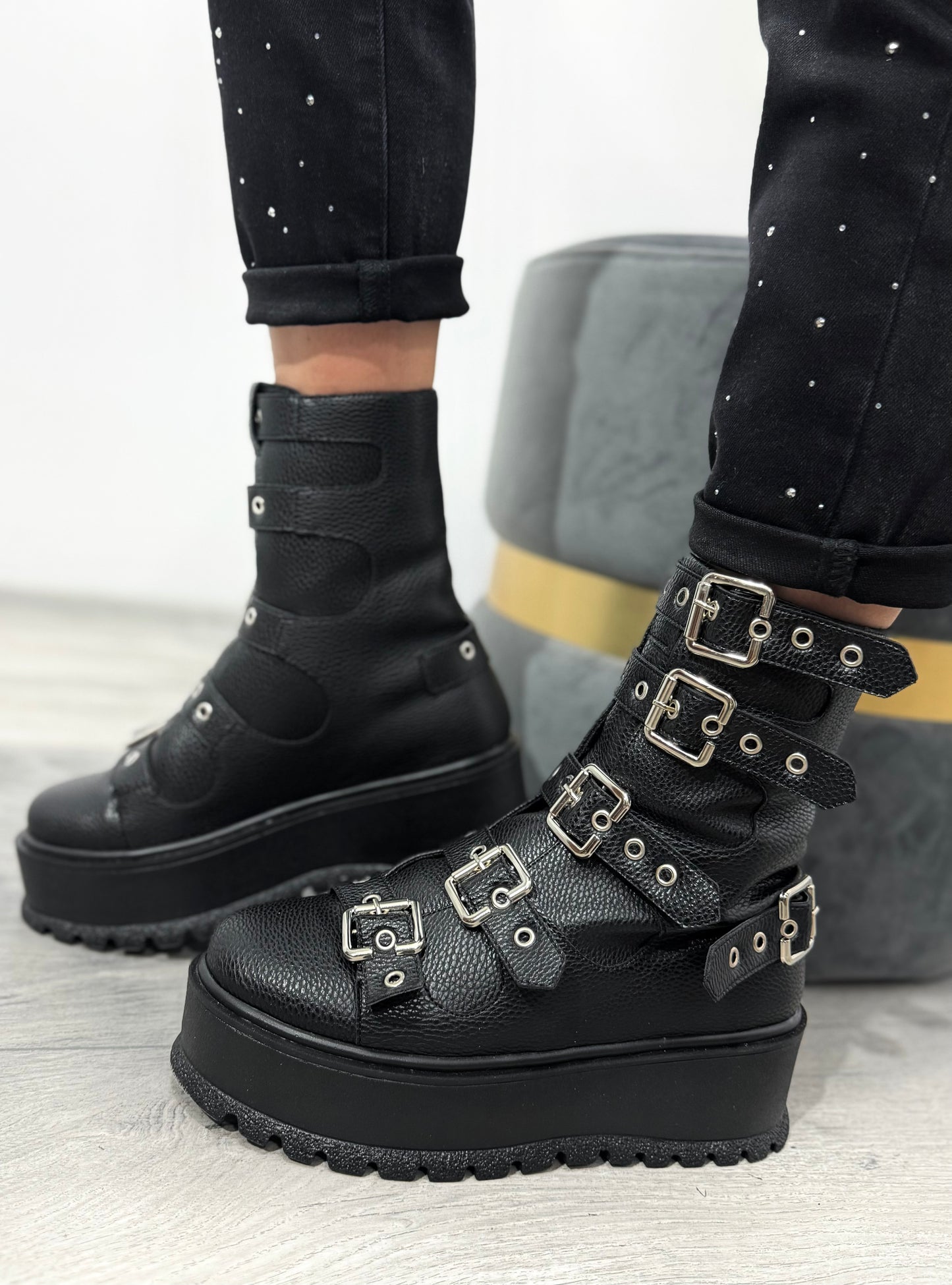 Bocanci negri cu catarame și talpă groasă DENISSE