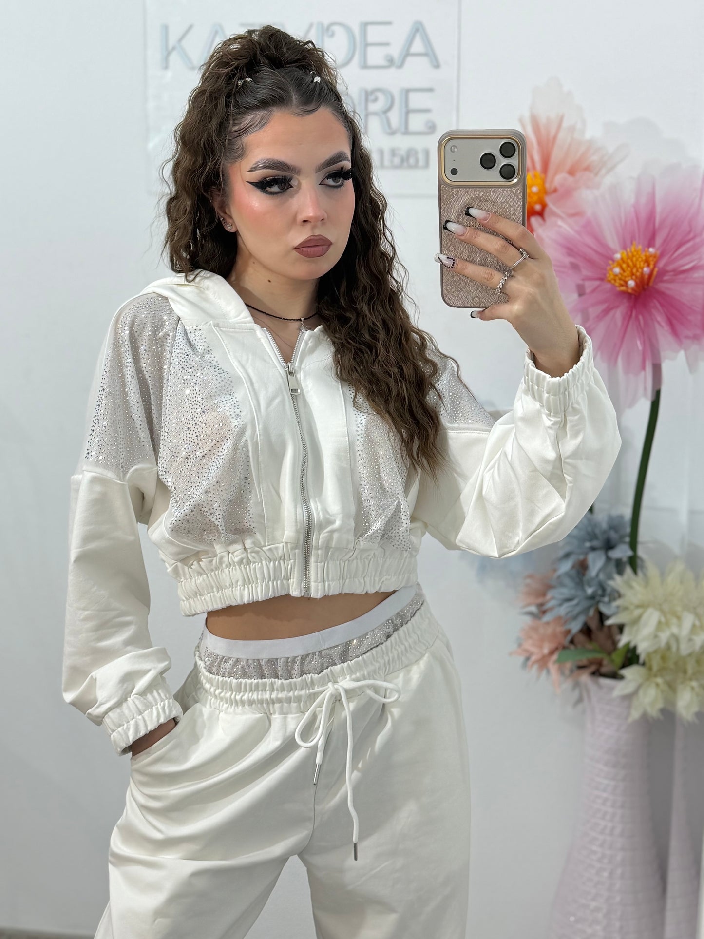 Compleu cu aplicații strălucitoare ANNE