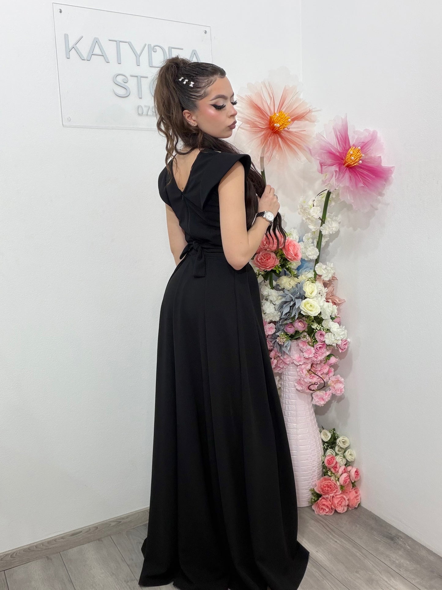 Salopeta neagra eleganta cu trena detasabilă Belle