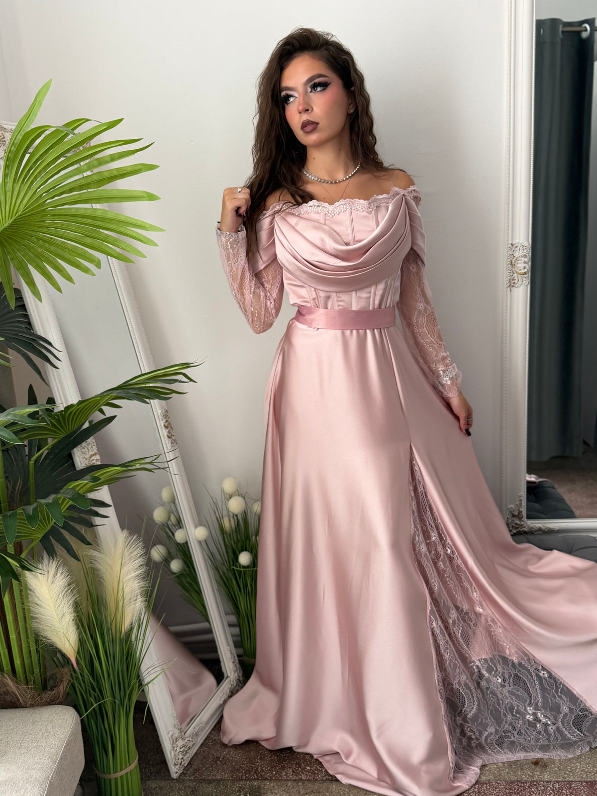 Rochie elegantă roz tip prințesă LUXURY