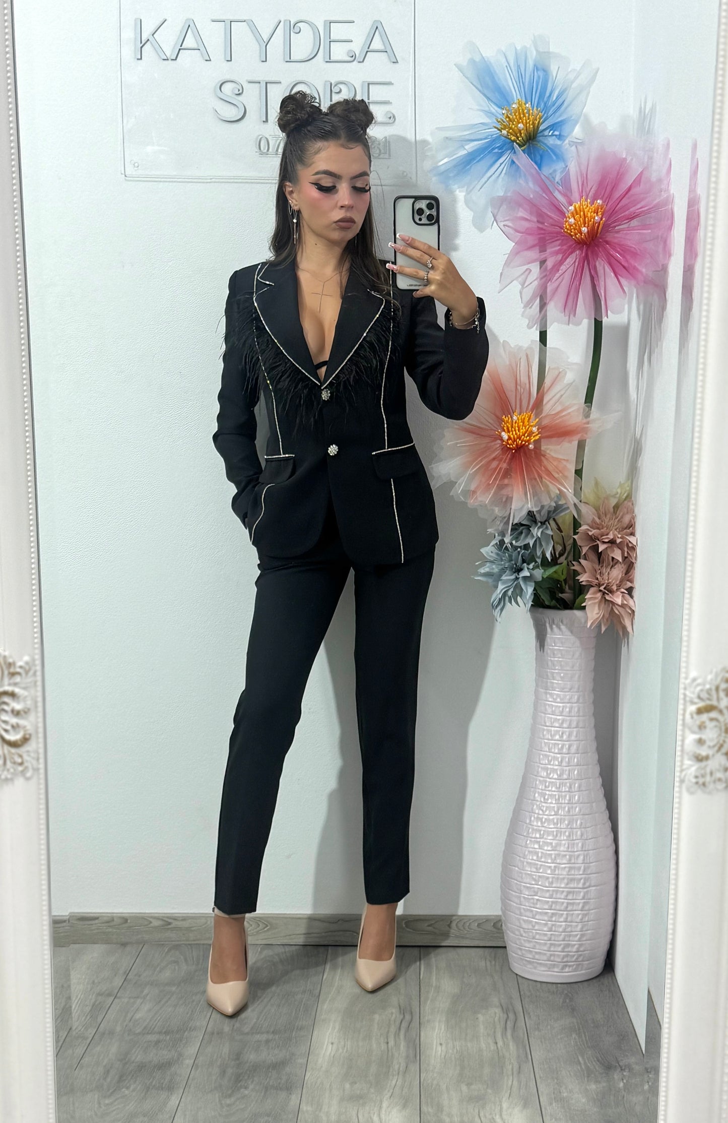 Costum elegant cu cristale și pene negru Carina