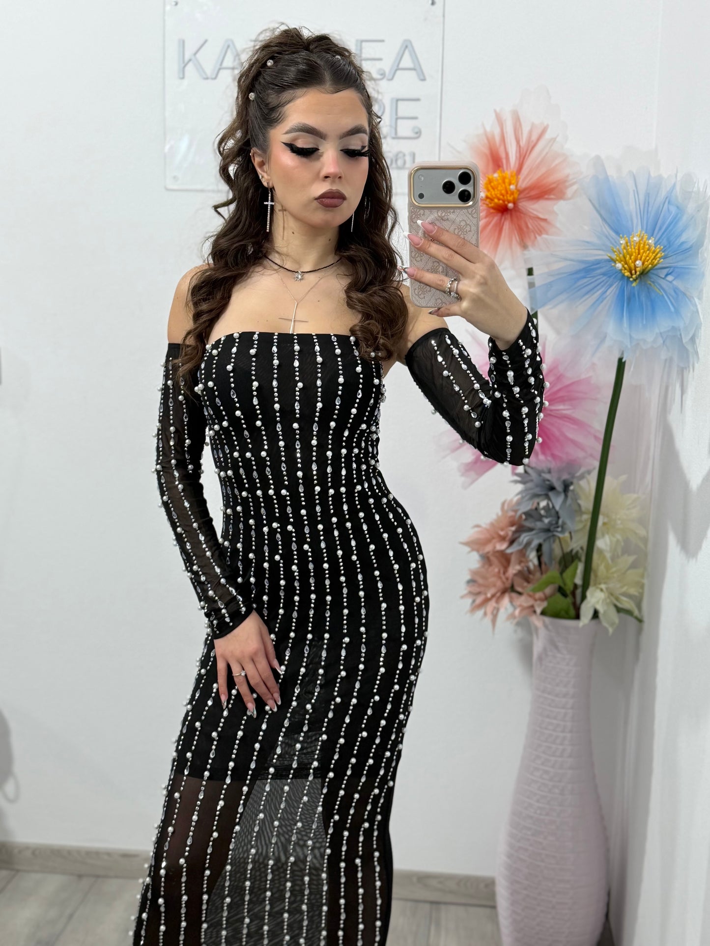 Rochie din dantelă neagră cu cristale și perle RALUKA