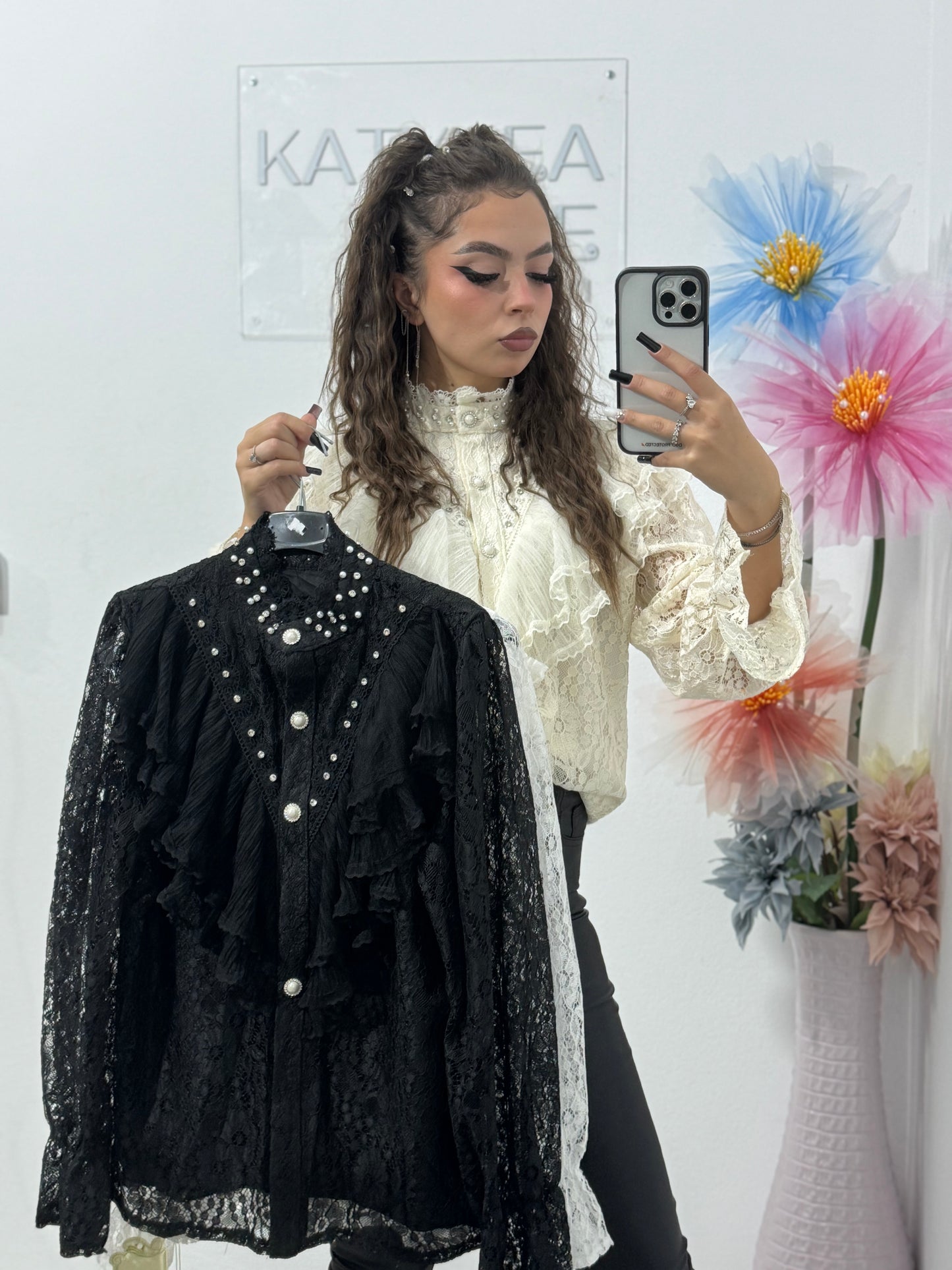Cămașă cu dantelă și cristale Glam