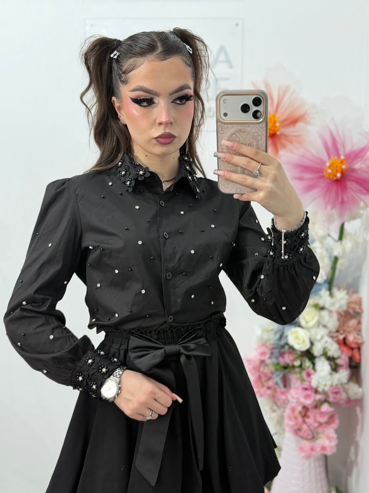 Cămașă elegantă cu floricele 3D și cristale neagra
