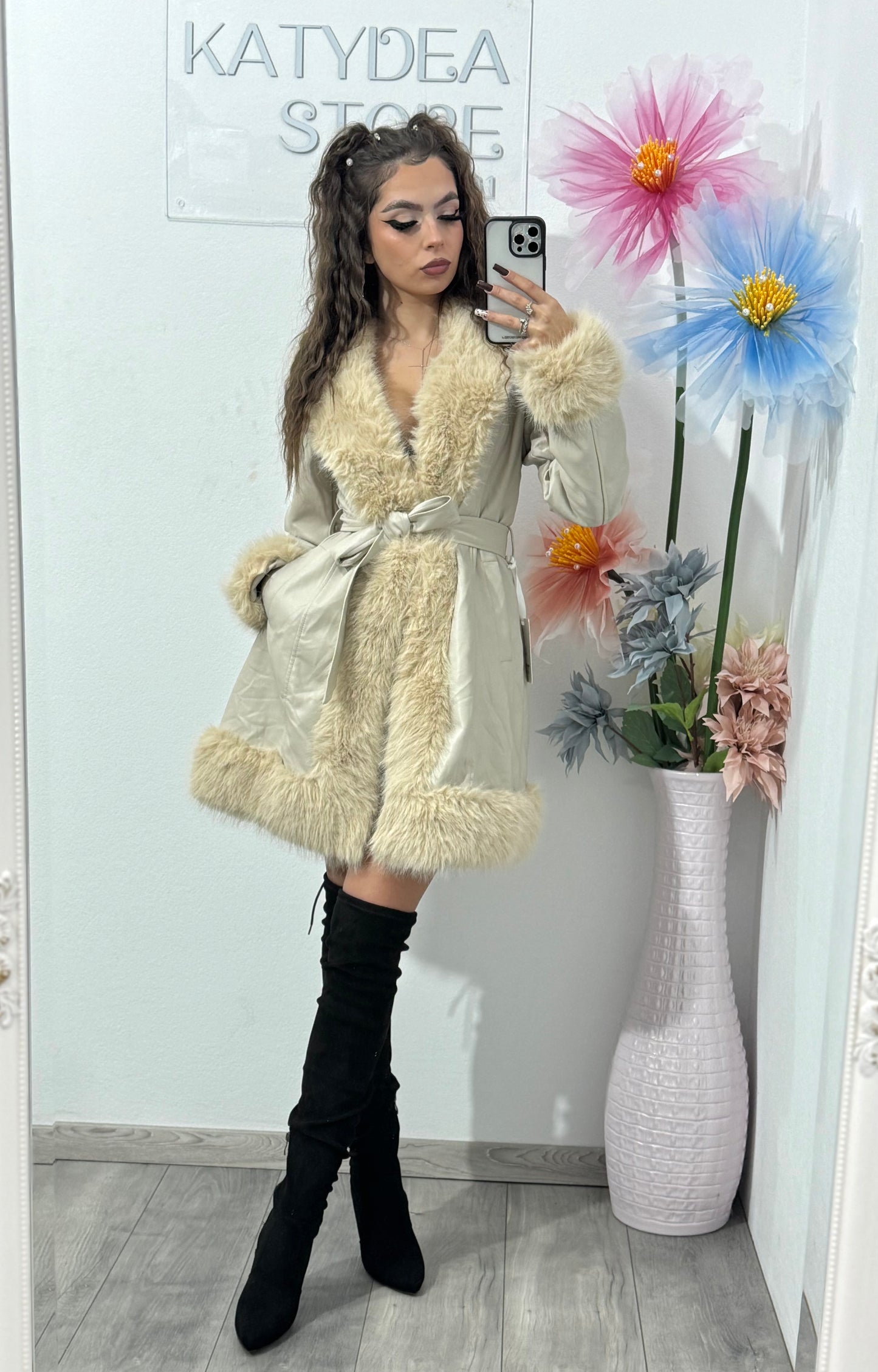 Geacă din piele ecologică și blană bej Wanda