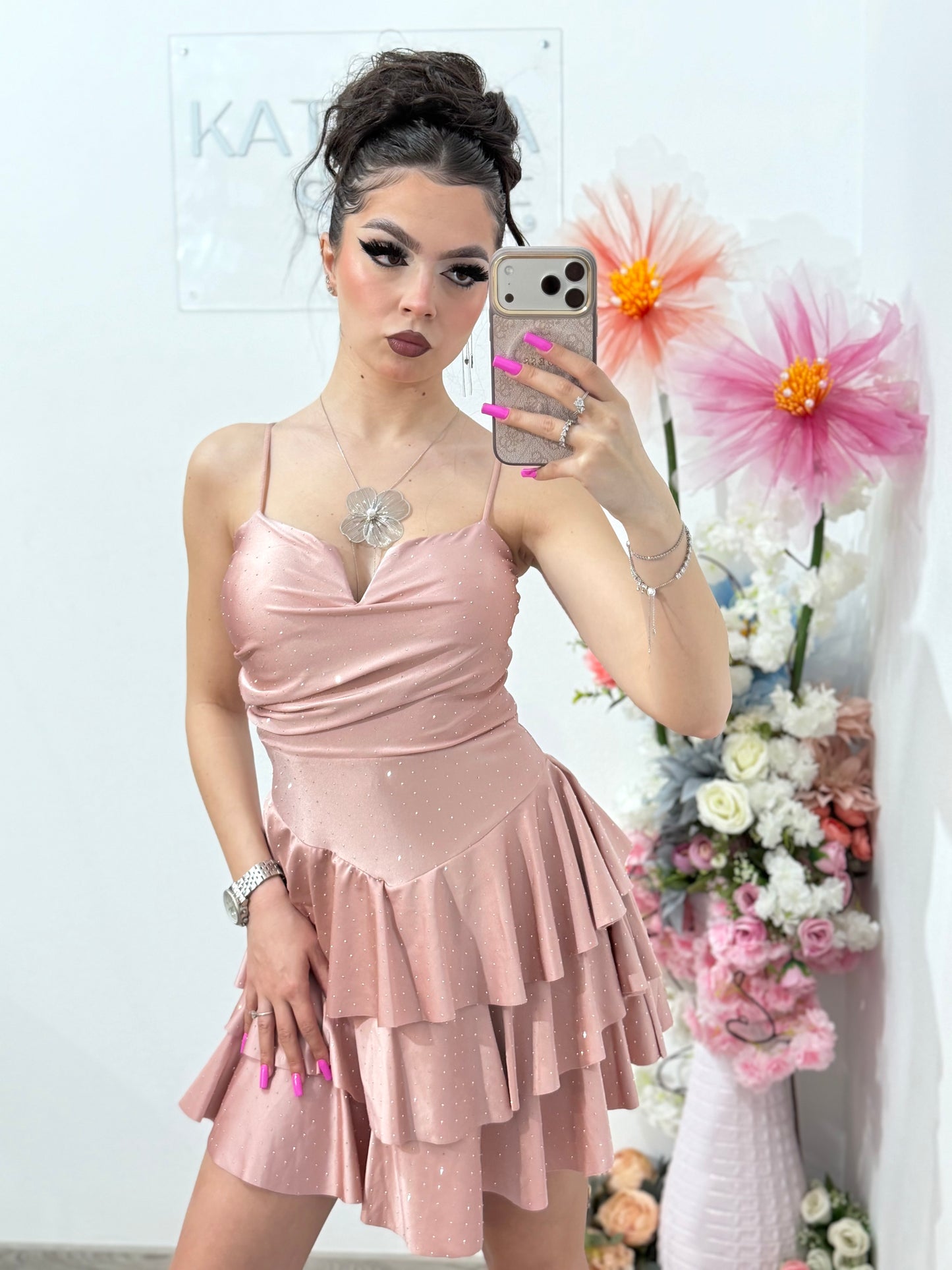 Rochie scurta roz pudră cu cristale ștanțate ZONIA