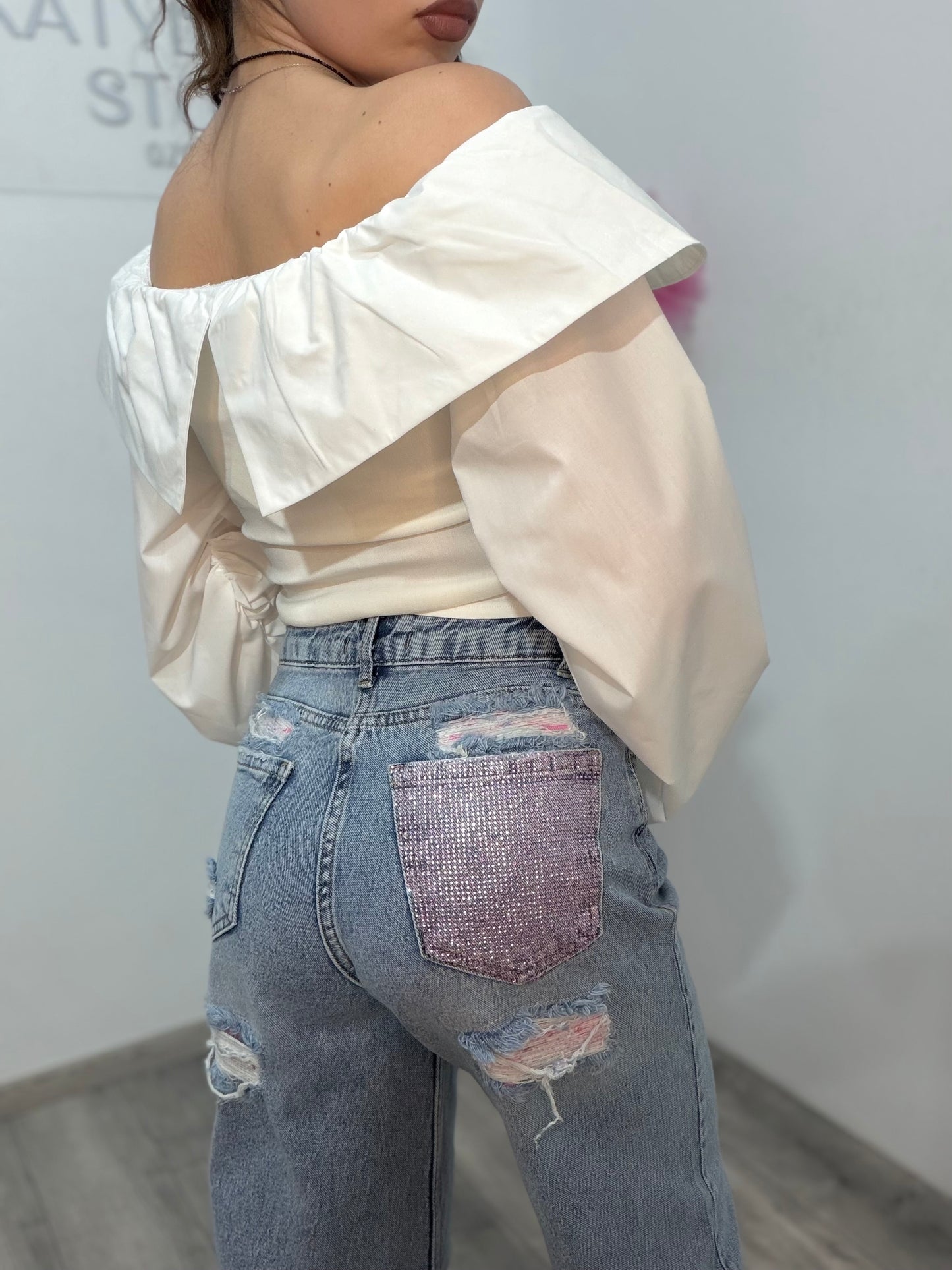 Jeans WideLeg cu buzunar cu piatra roz ștanțată ANELIS