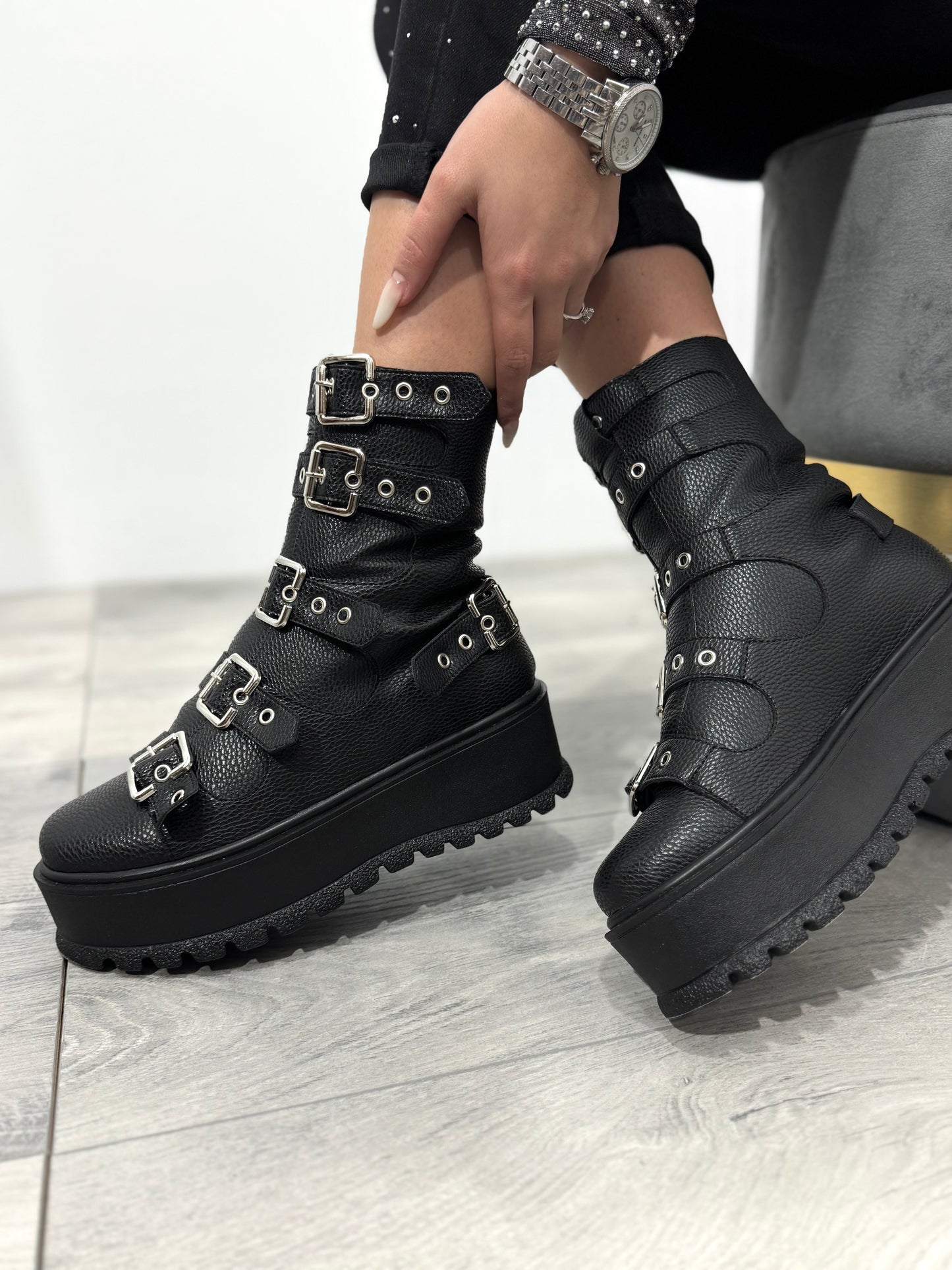 Bocanci negri cu catarame și talpă groasă DENISSE