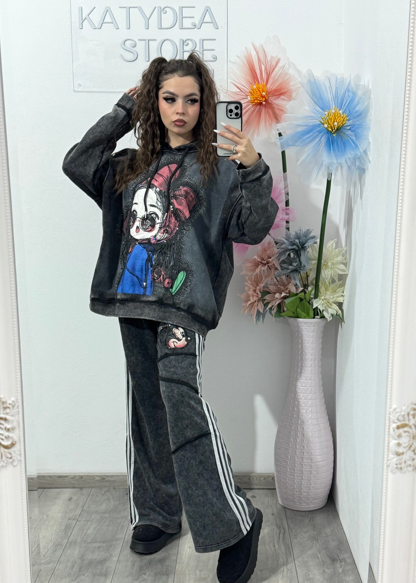 Pantaloni cu dungi și Miky KOREA